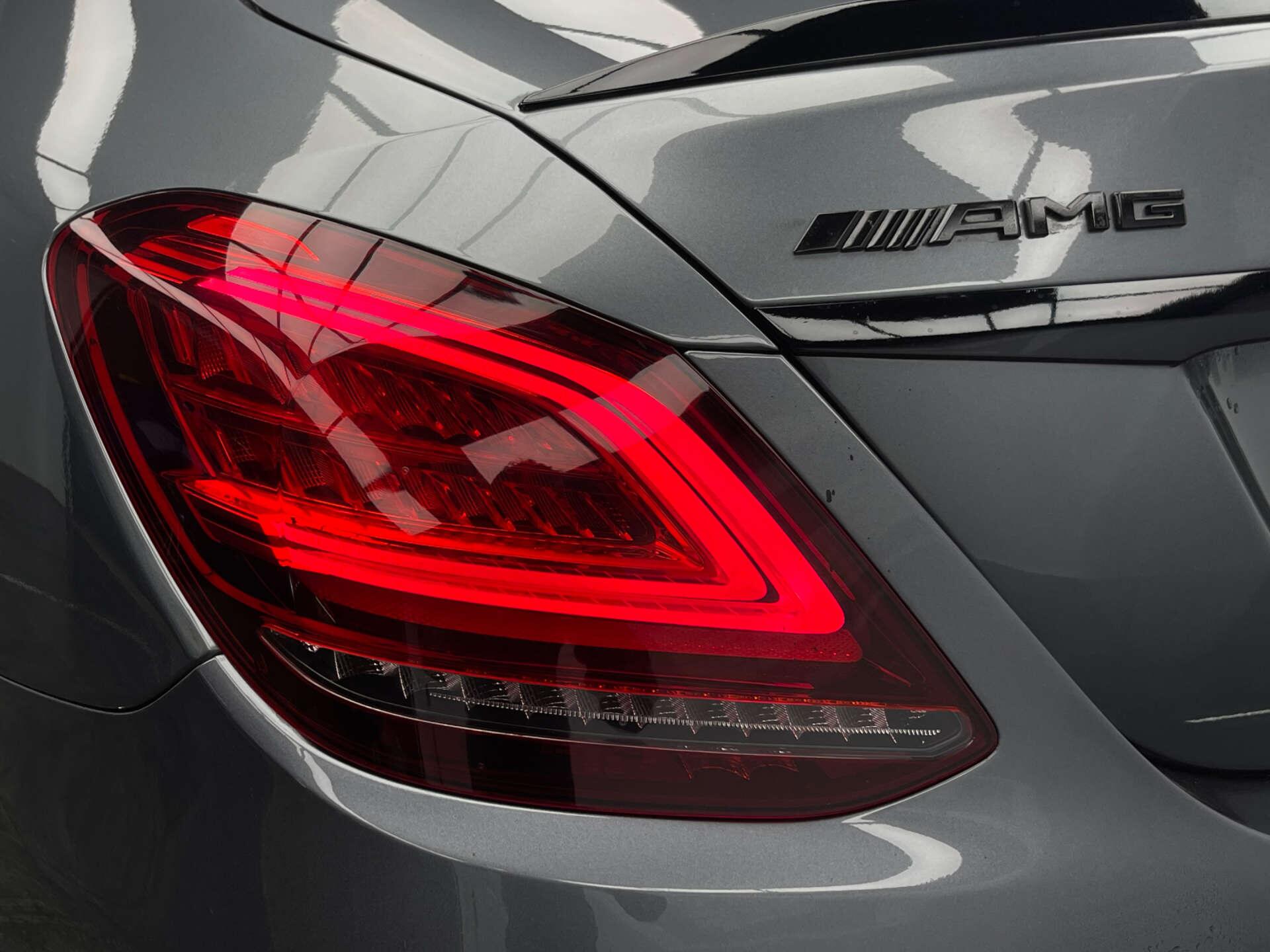 Mercedes-Benz C Class view 35