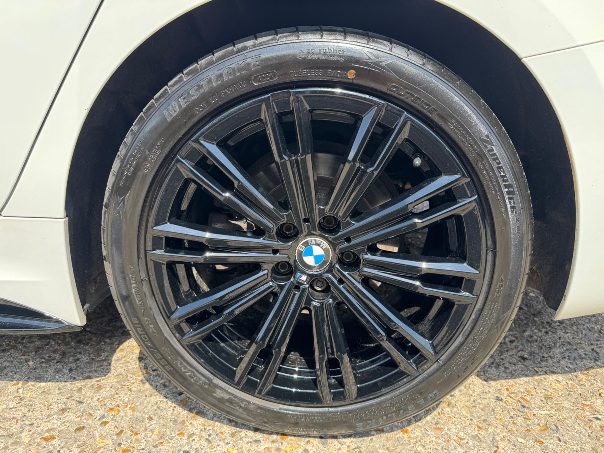 BMW 3 Series view 10