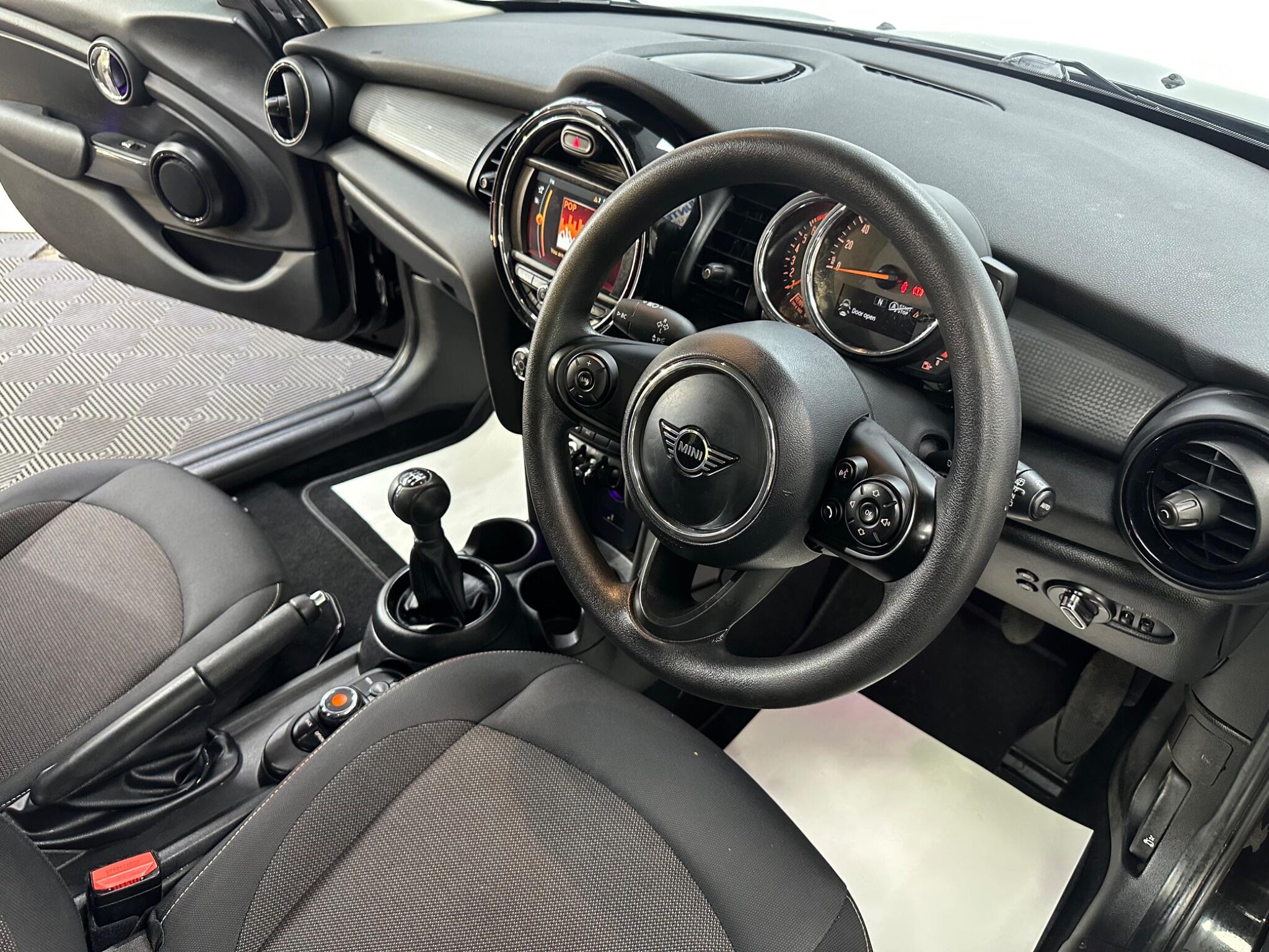 Mini Hatch view 7