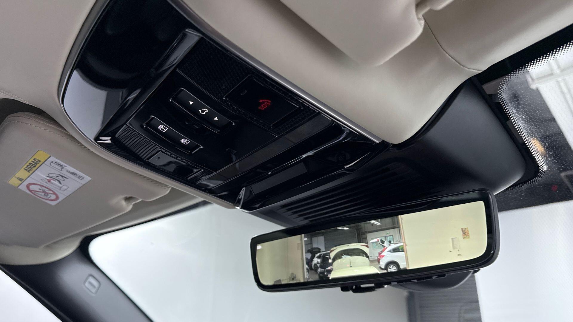 Land Rover Range Rover view 23