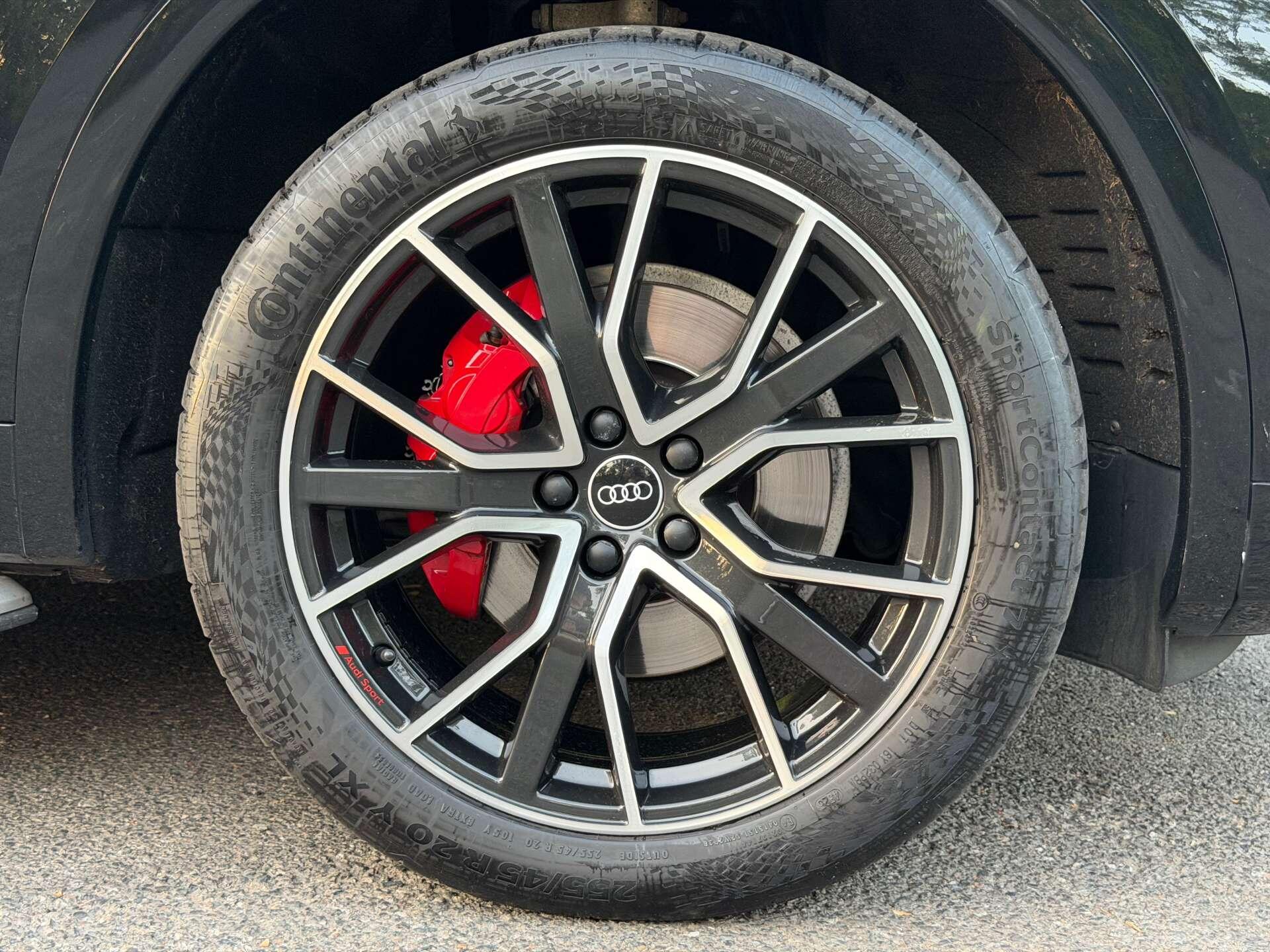 Audi Q5 view 46