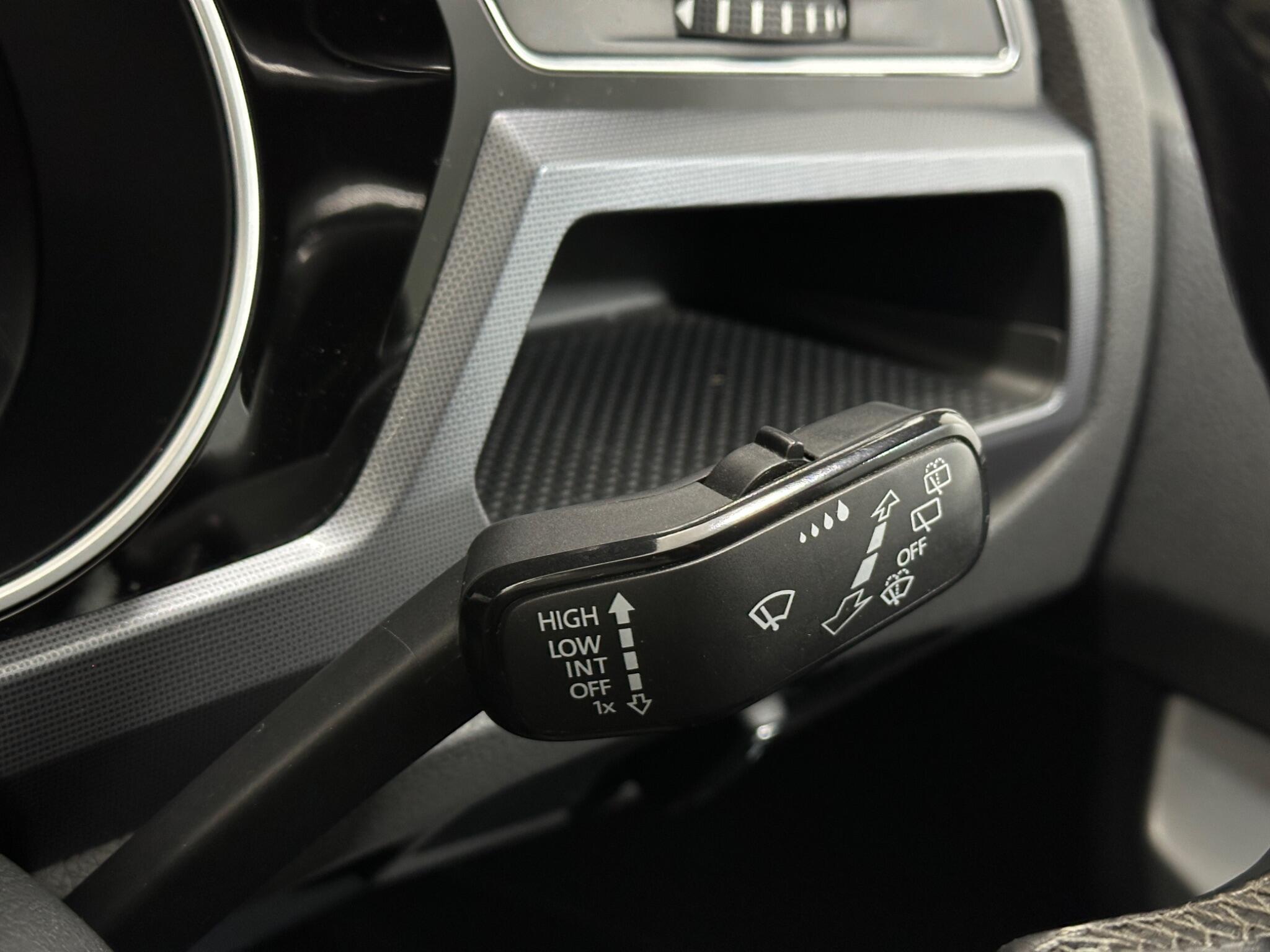 Volkswagen Touran view 17