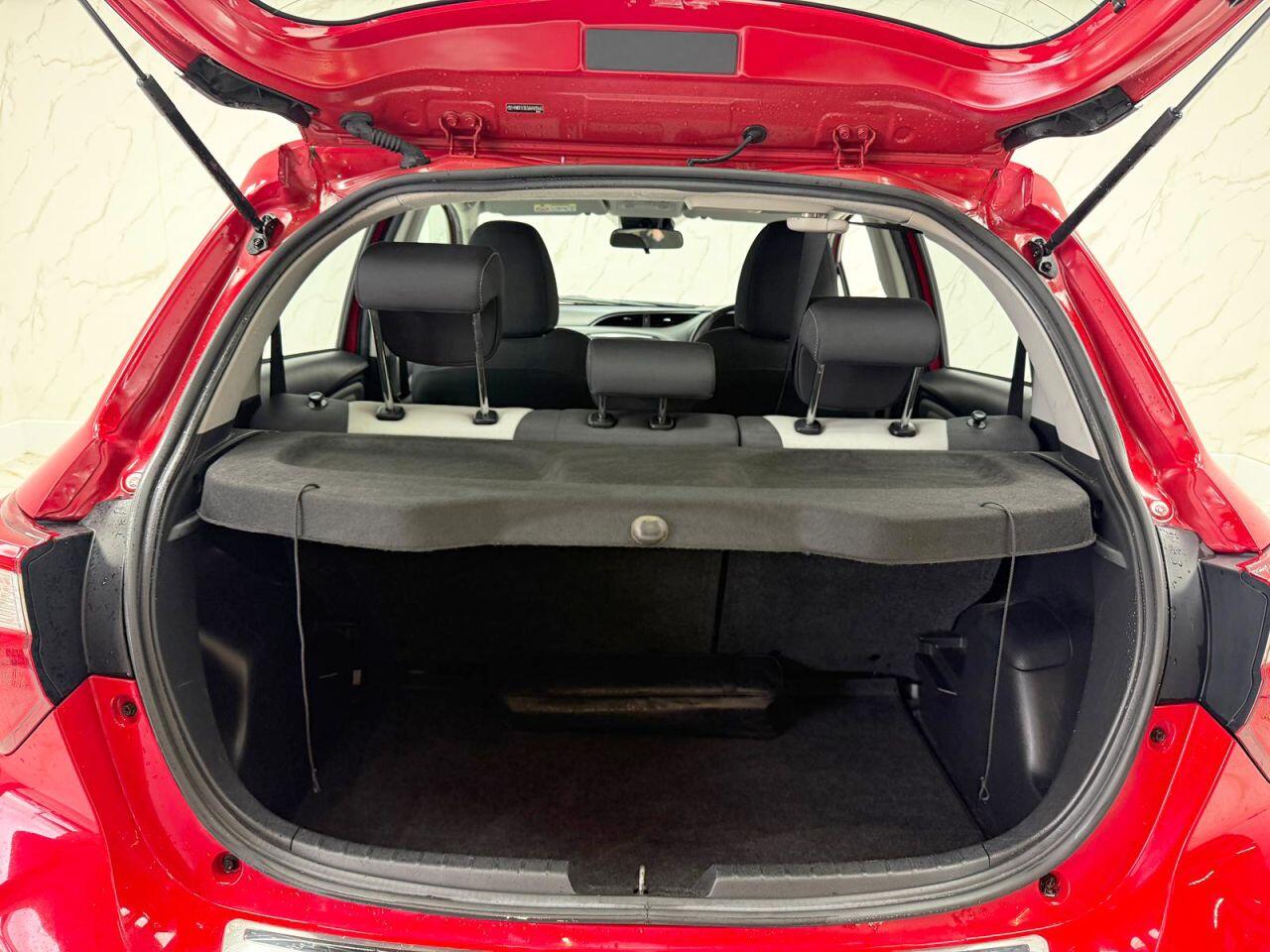 Toyota Yaris view 21