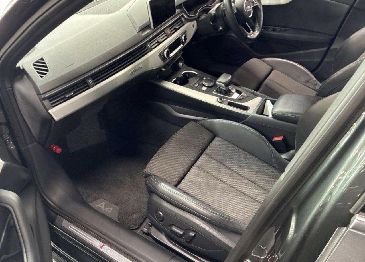Audi A4 view 11
