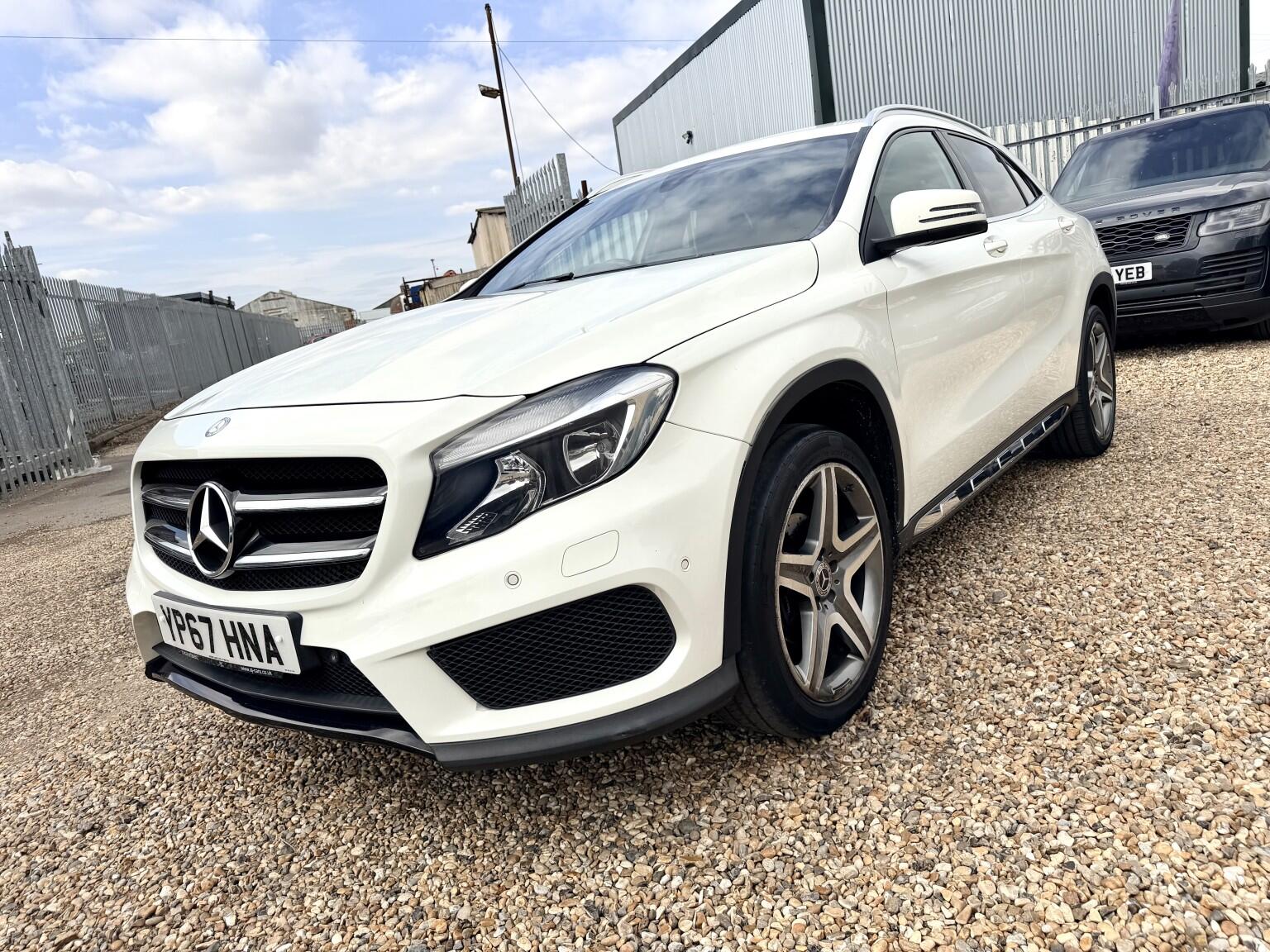 Mercedes-Benz Gla view 10
