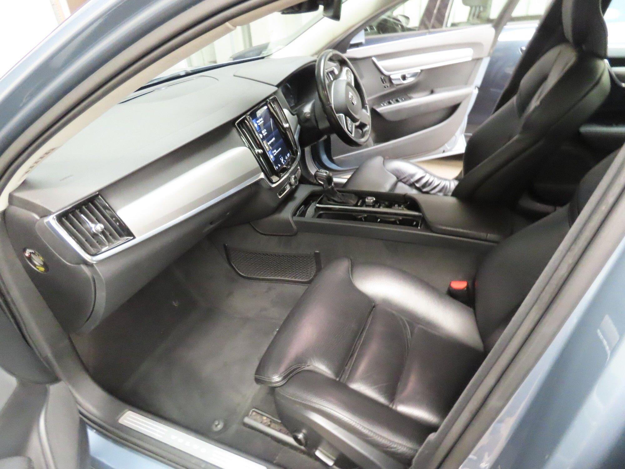 Volvo V90 view 7