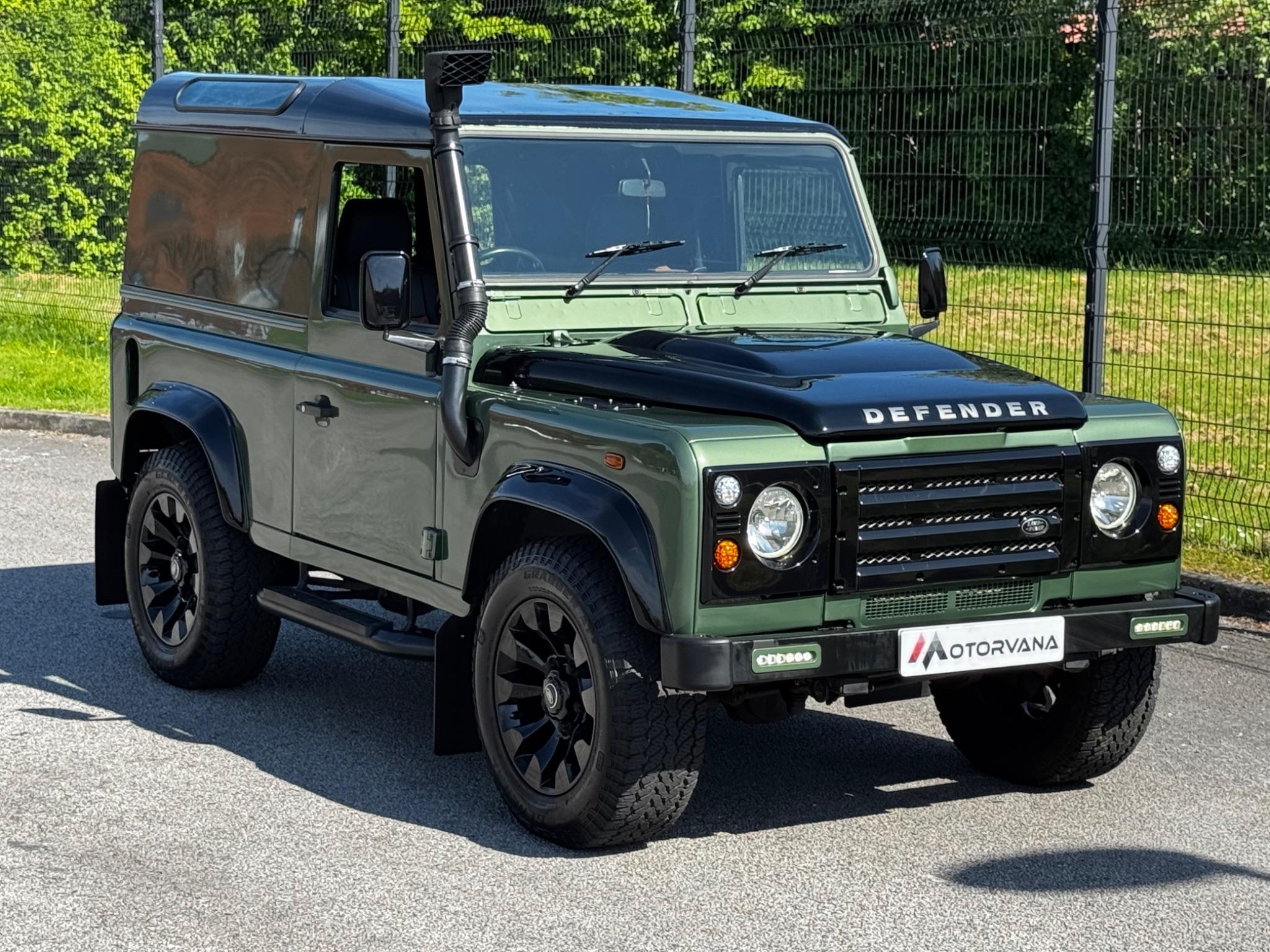 Land Rover Defender view 10