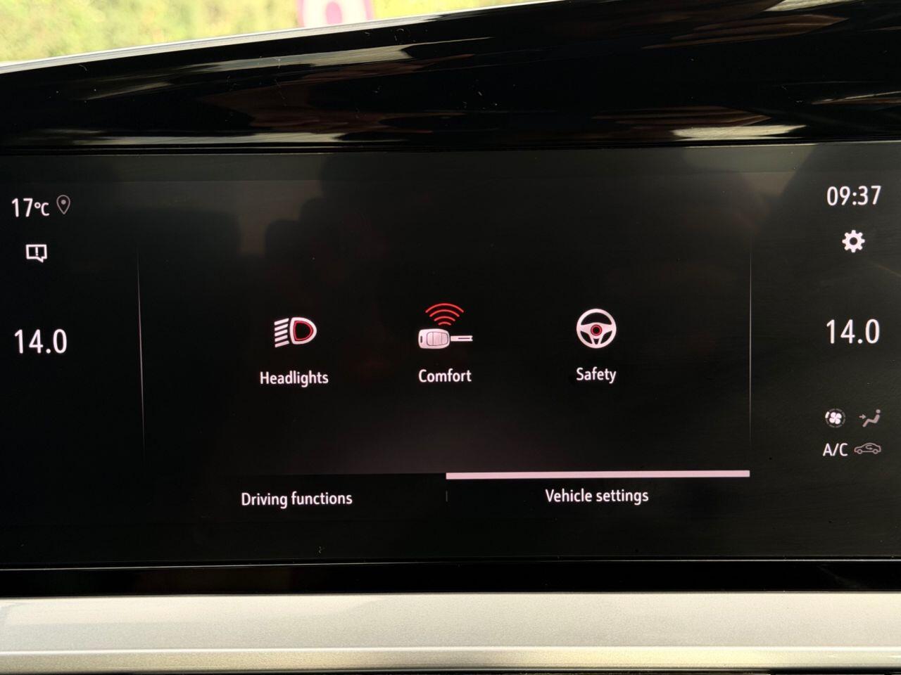 Vauxhall Mokka Electric view 51