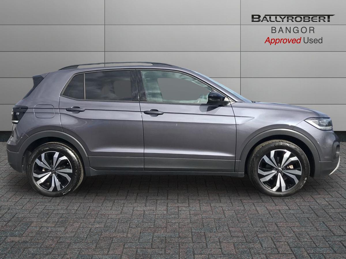 Volkswagen T-Cross view 9