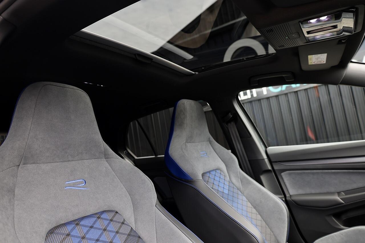 Volkswagen Golf view 8