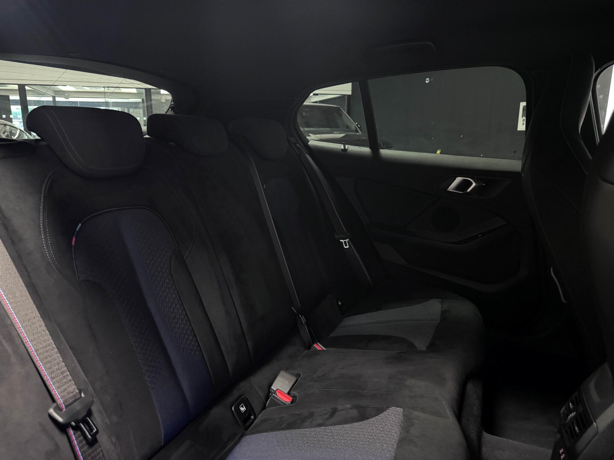 BMW 1 Series view 23