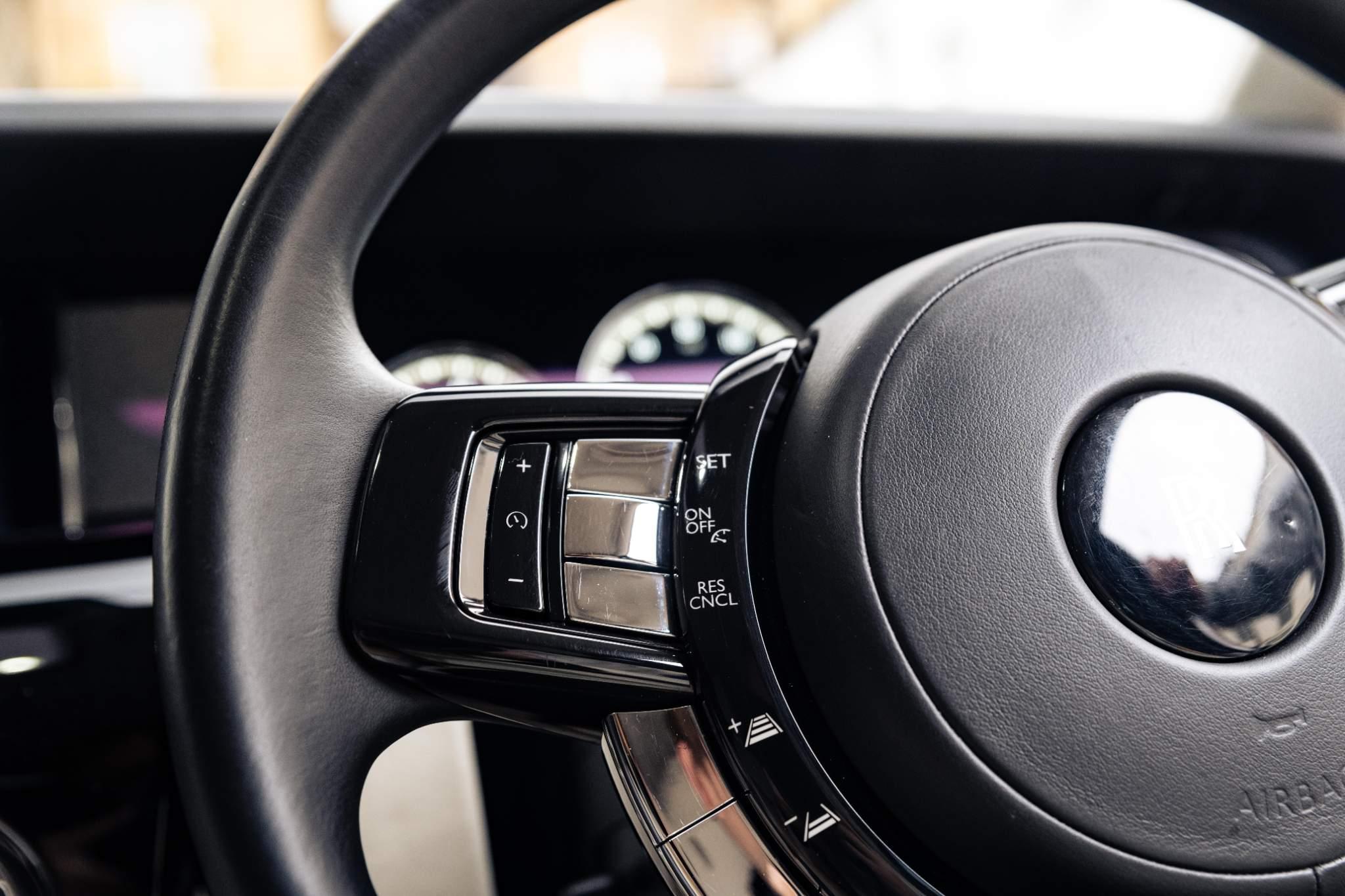 Rolls-Royce Phantom view 30