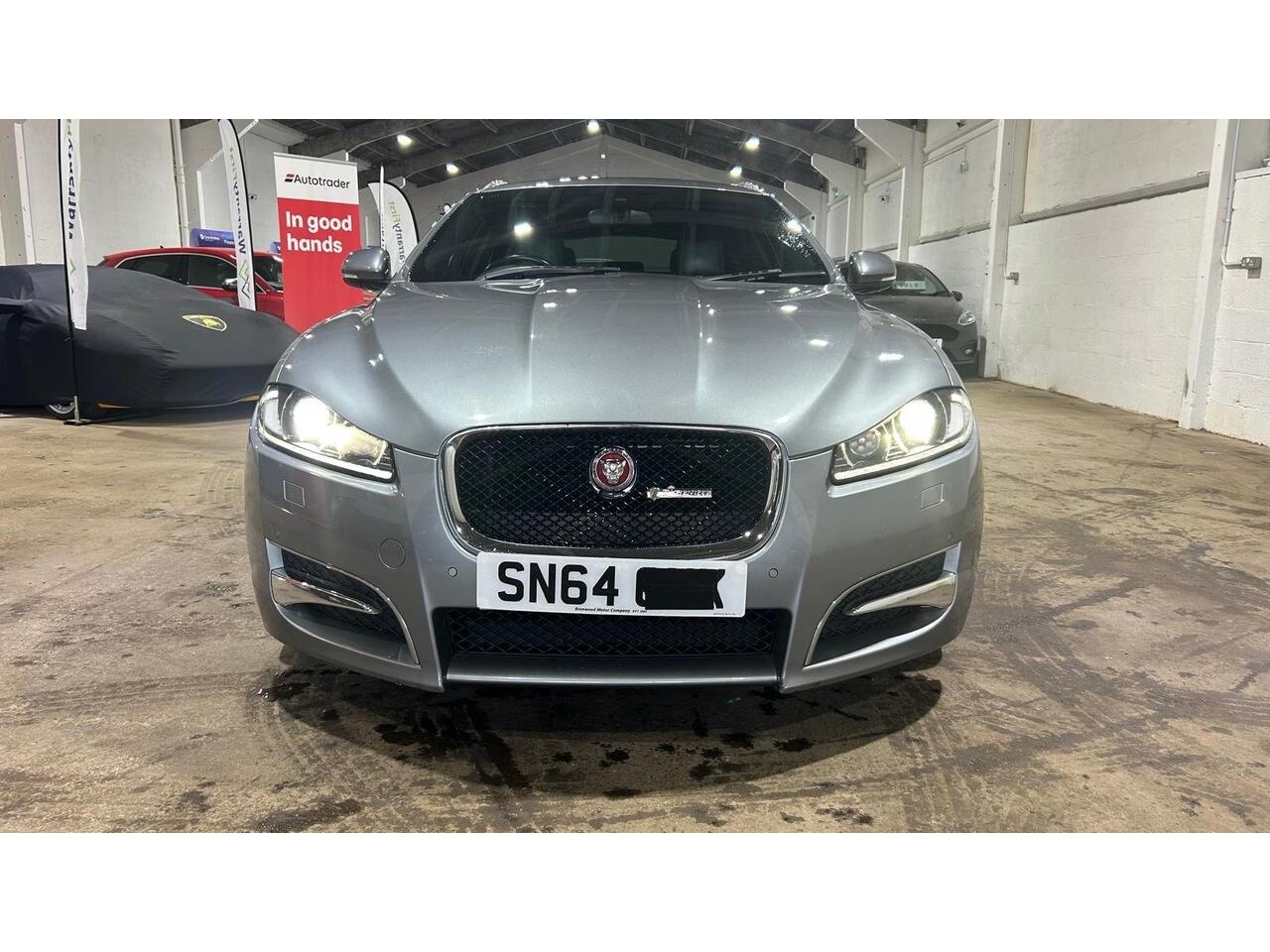 Jaguar XF view 28