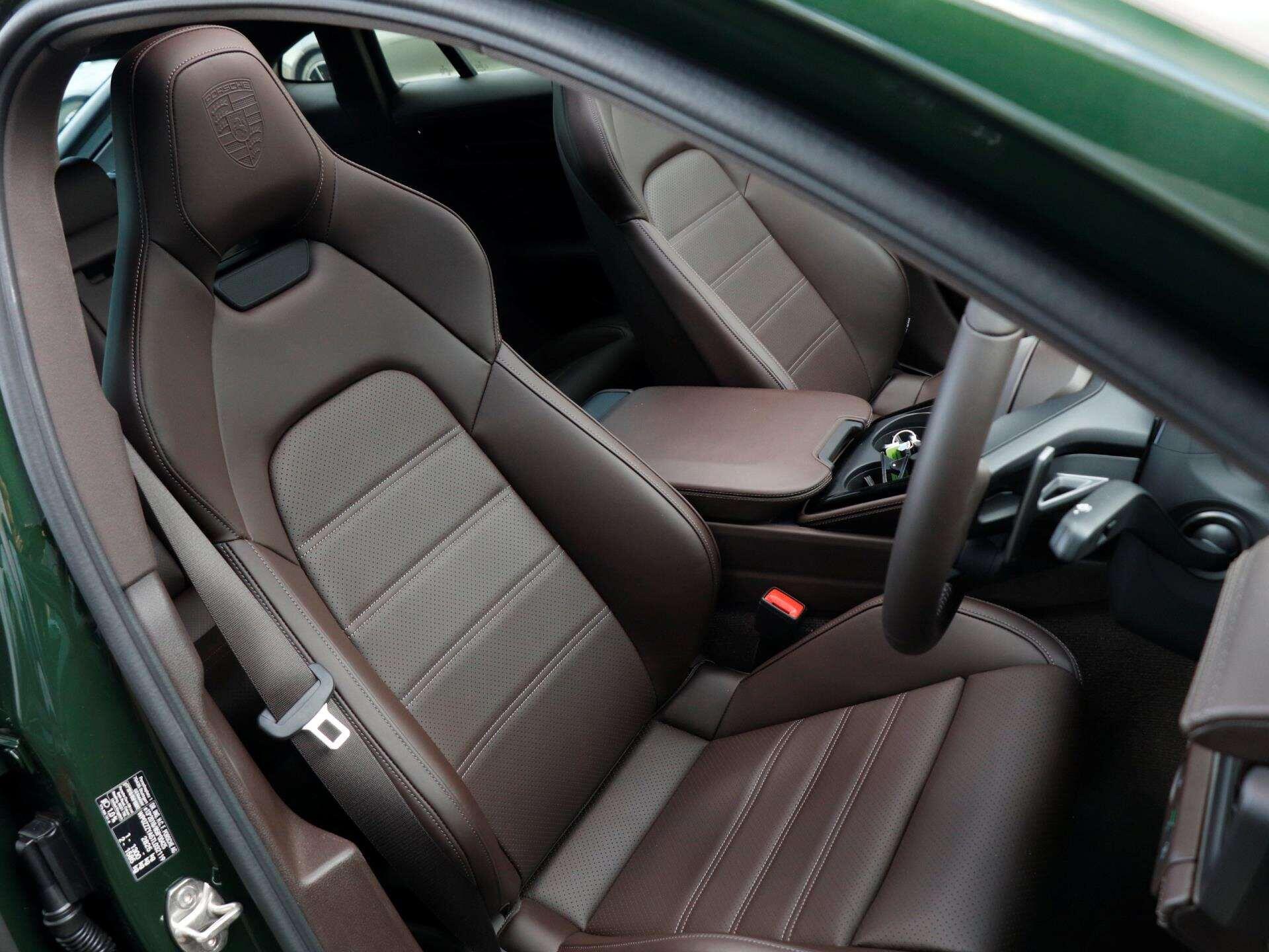 Porsche Panamera view 25