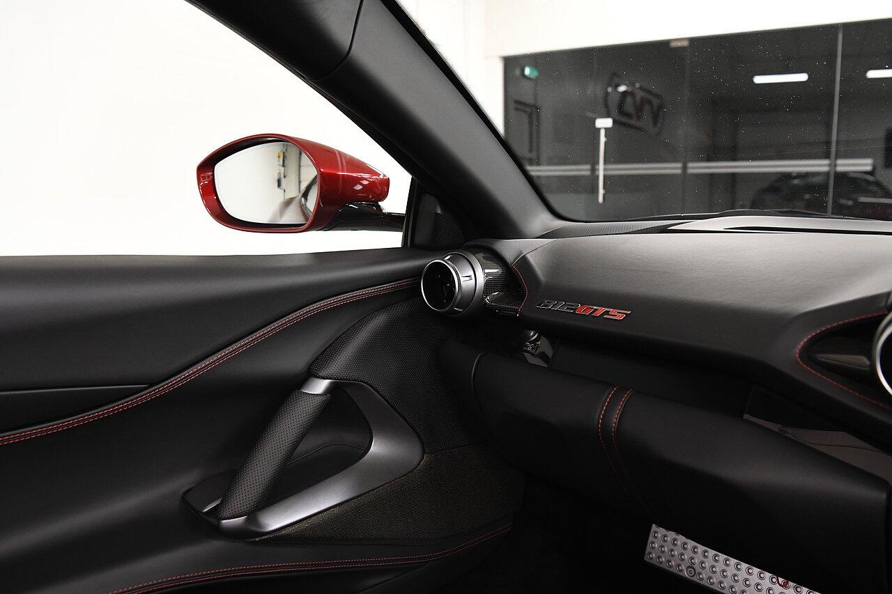 Ferrari 812 view 14