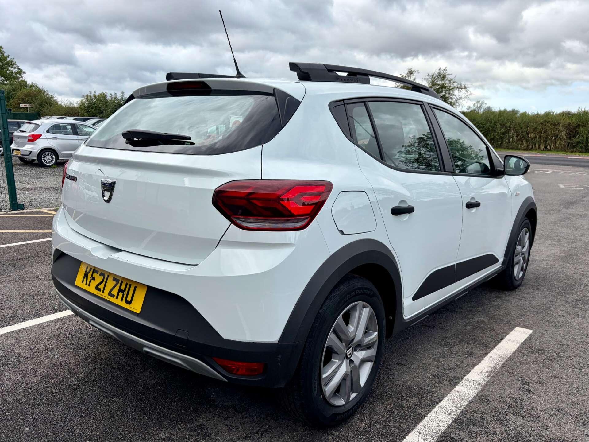 Dacia Sandero Stepway view 8