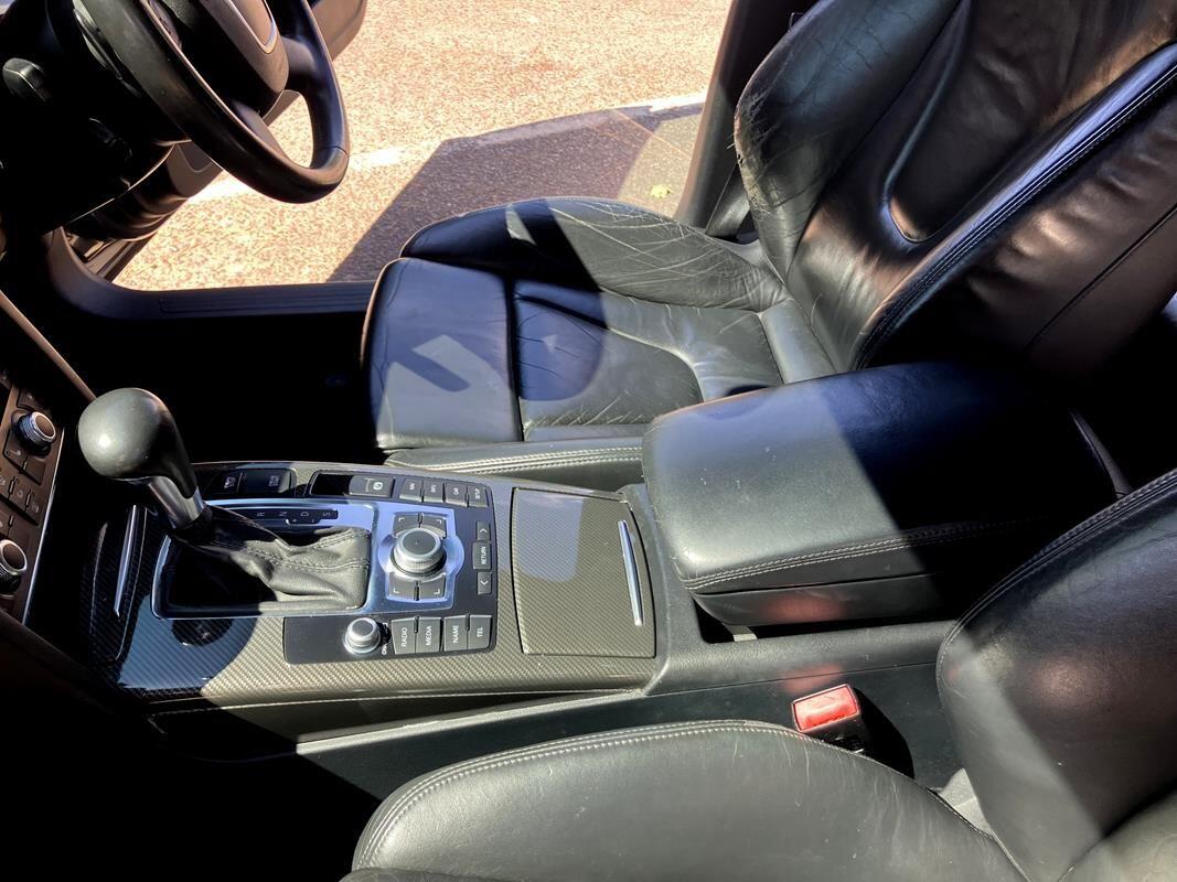 Audi S6 Avant view 3