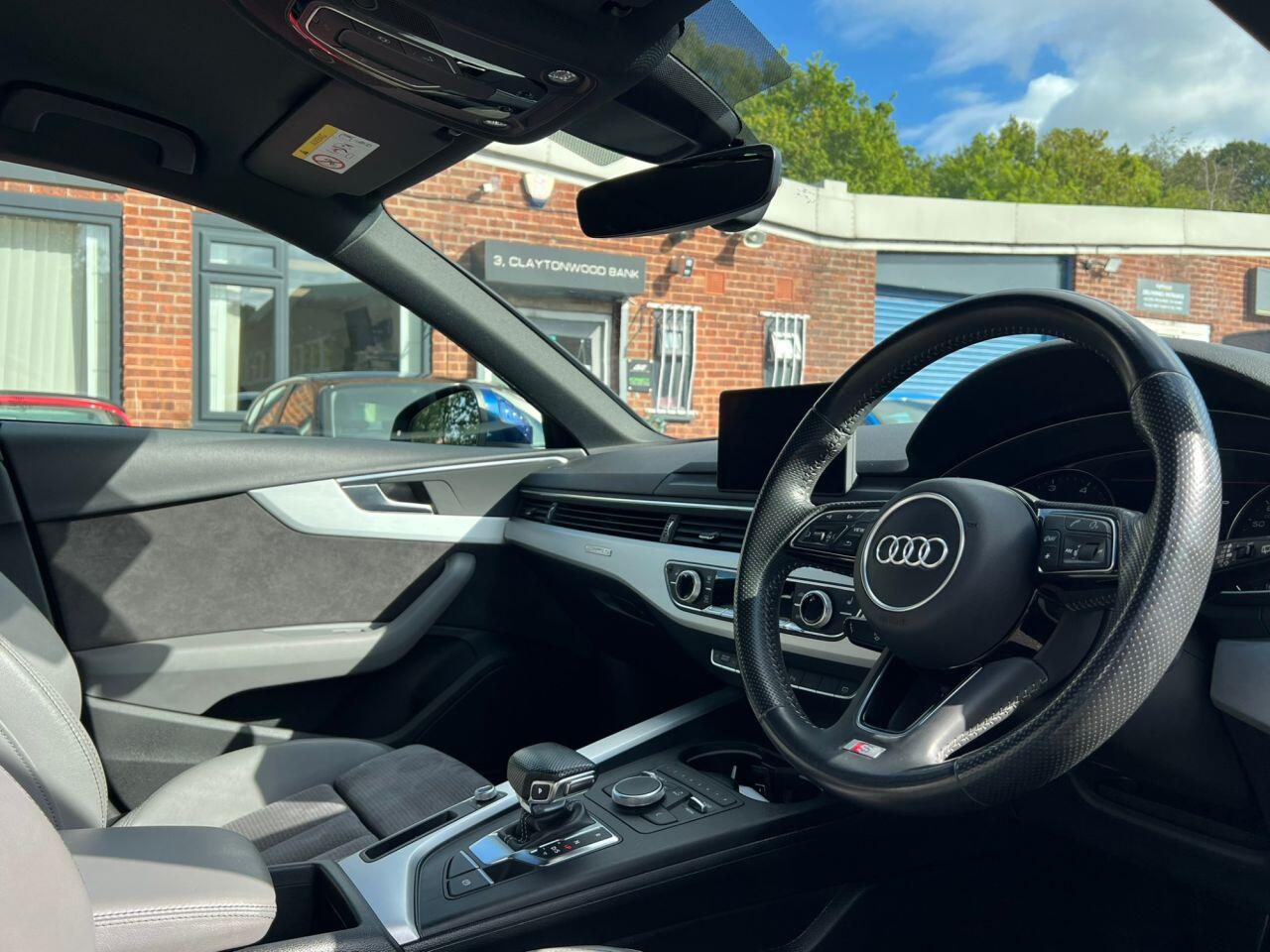 Audi A4 view 14