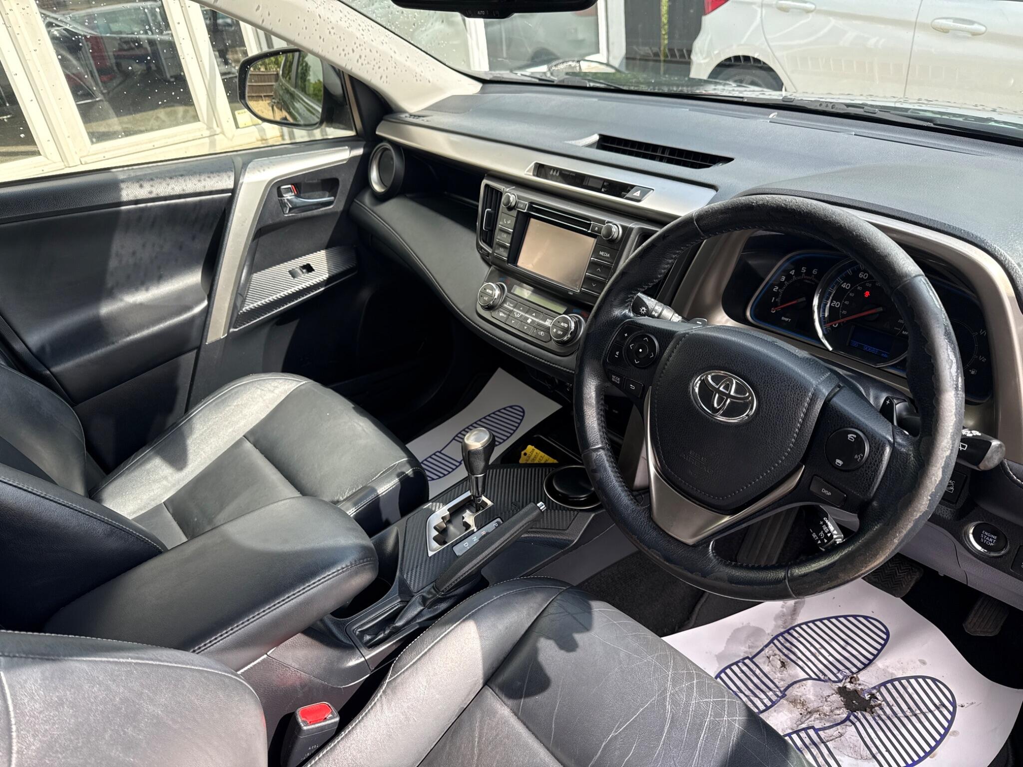 Toyota Rav4 view 12