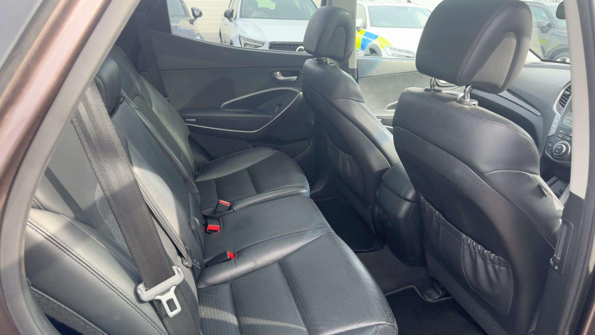 Hyundai Santa FE view 8