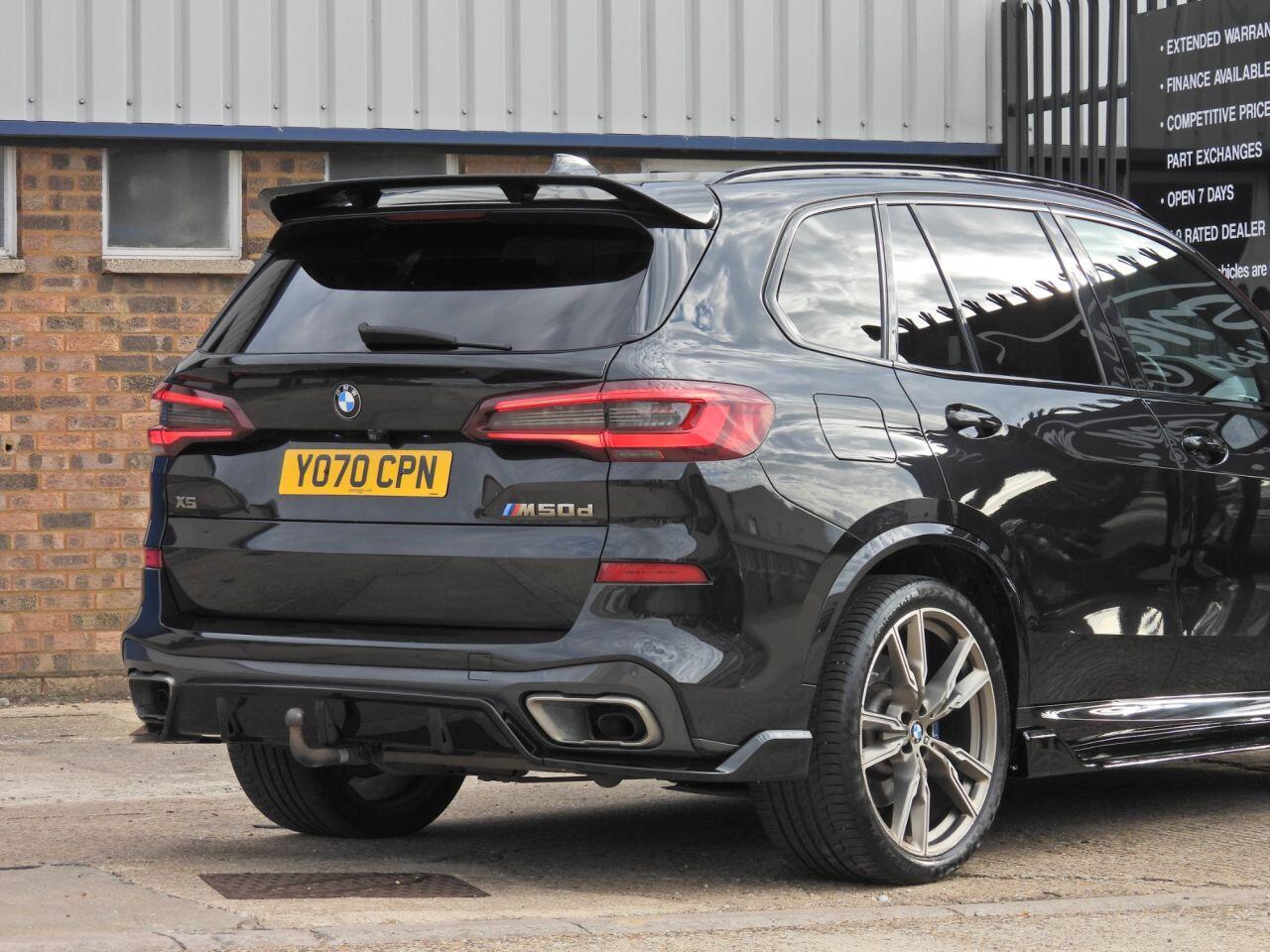 BMW X5 view 3