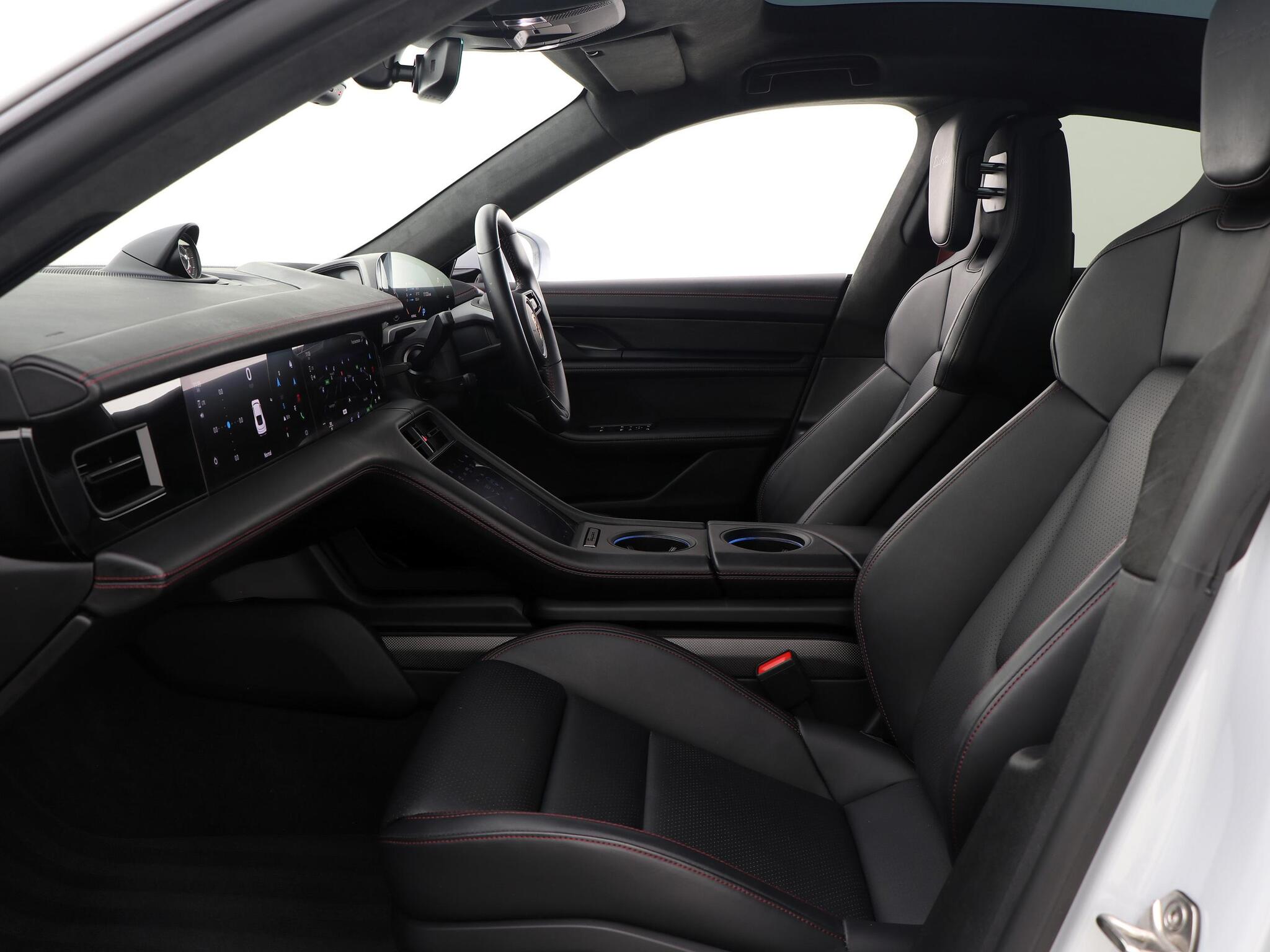 Porsche Taycan view 29