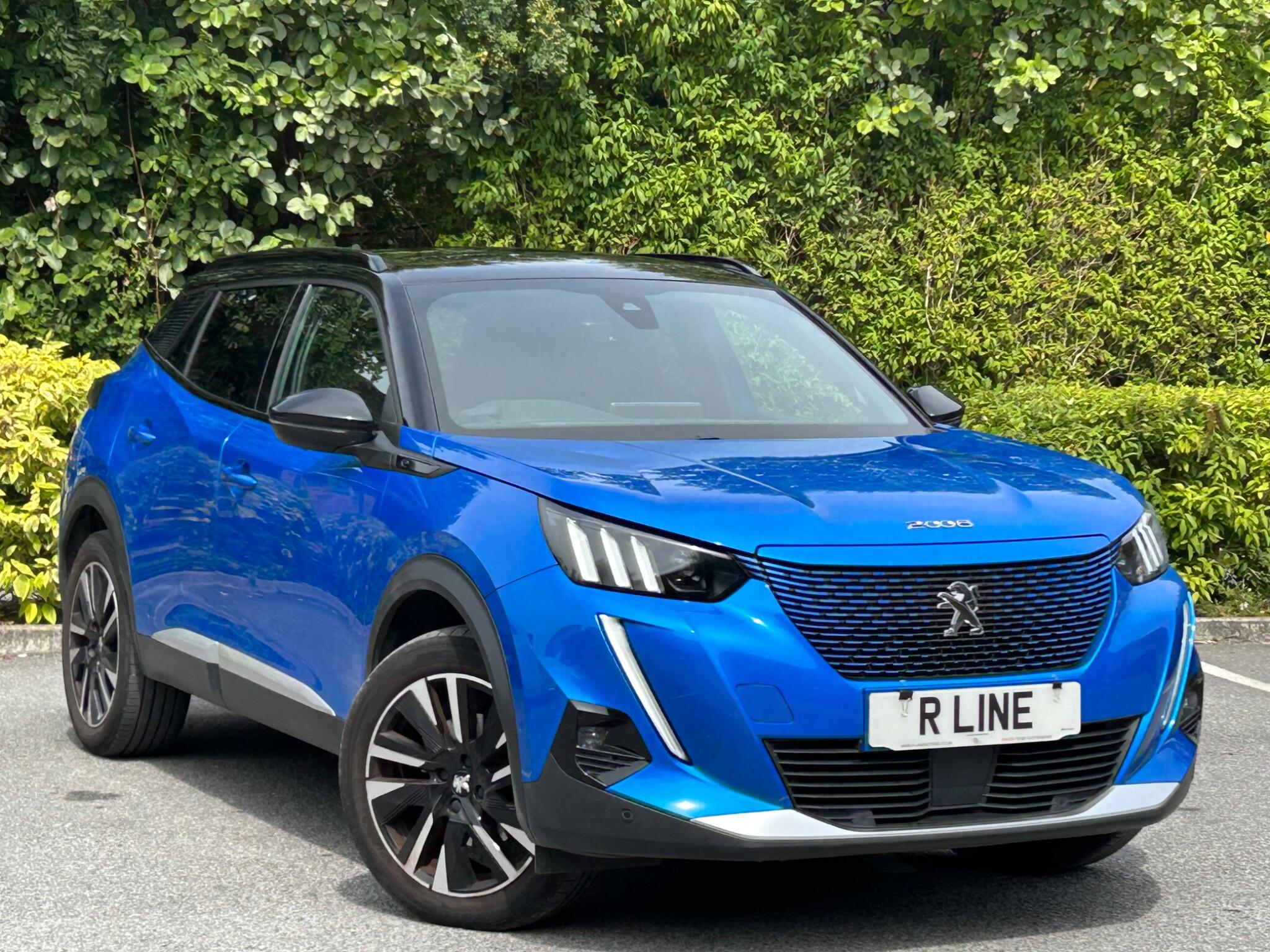 Peugeot E-2008 view 4