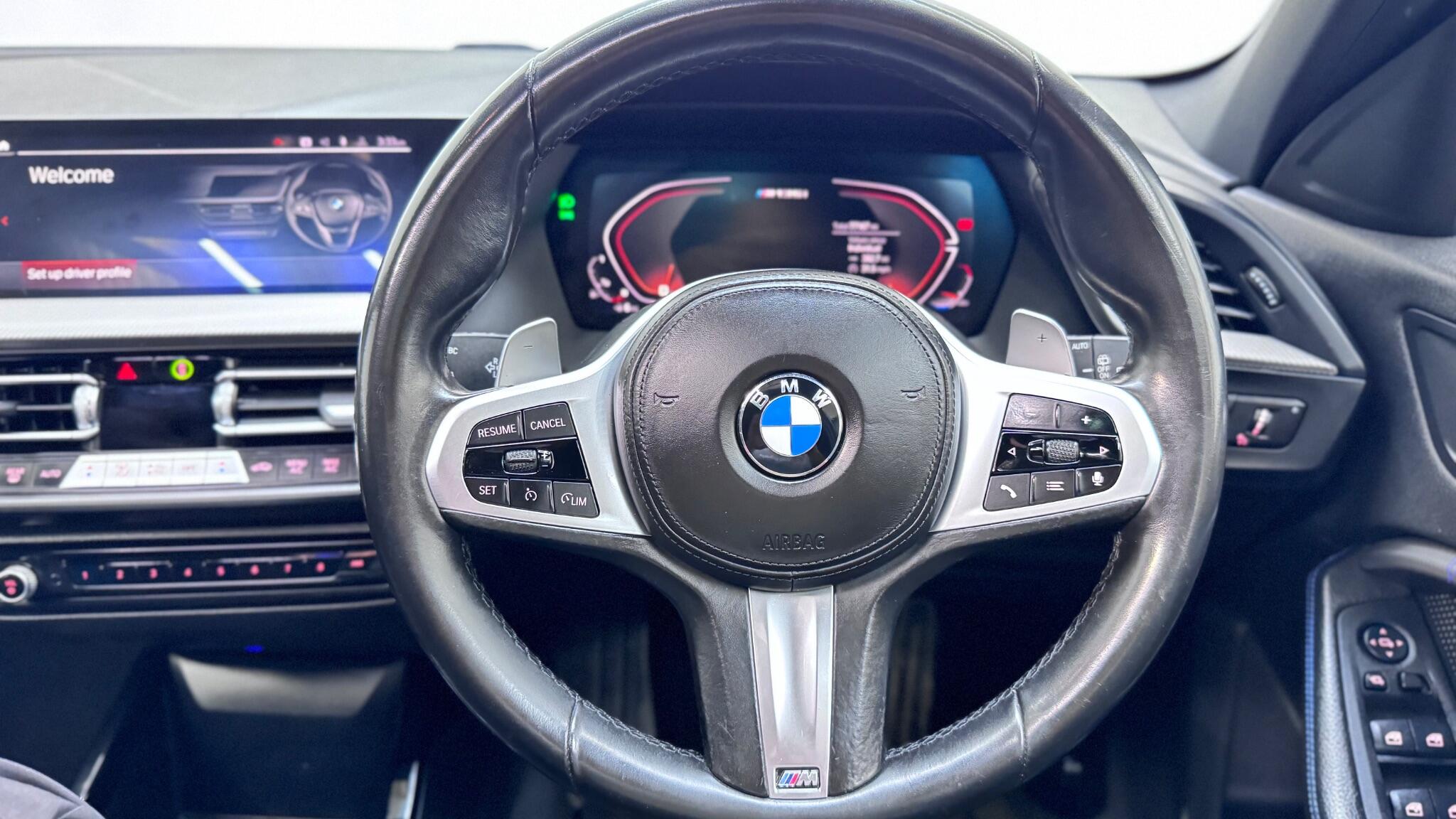 BMW 1 Series view 25