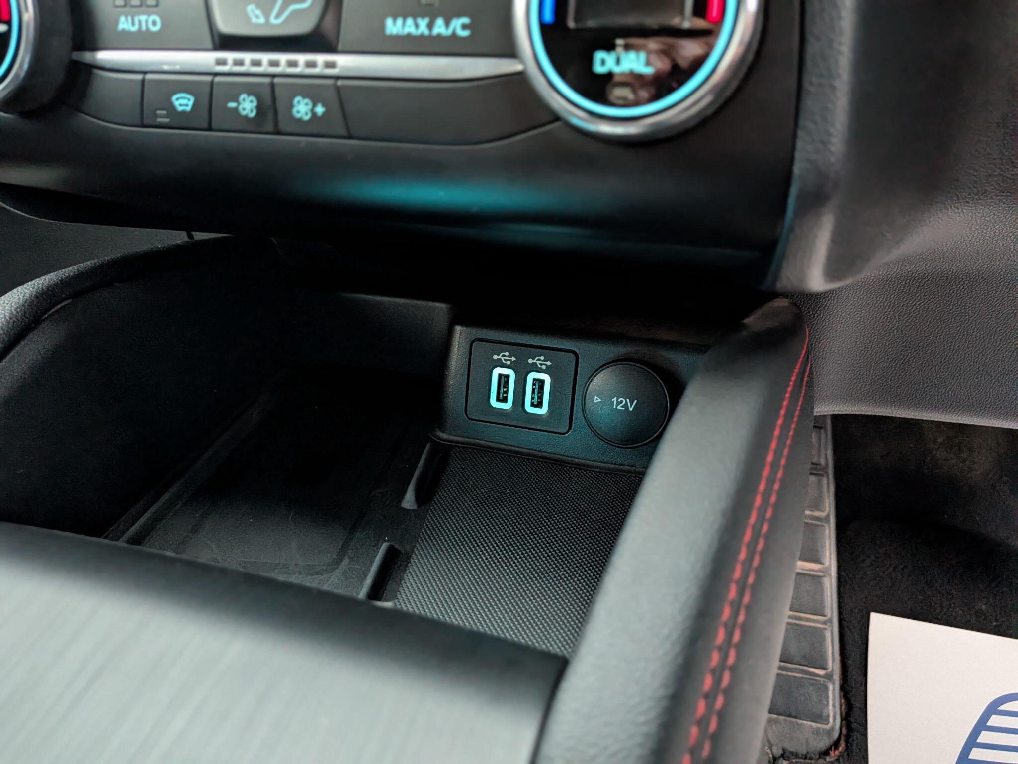 Ford Kuga view 34