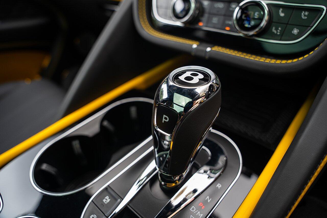 Bentley Bentayga view 56