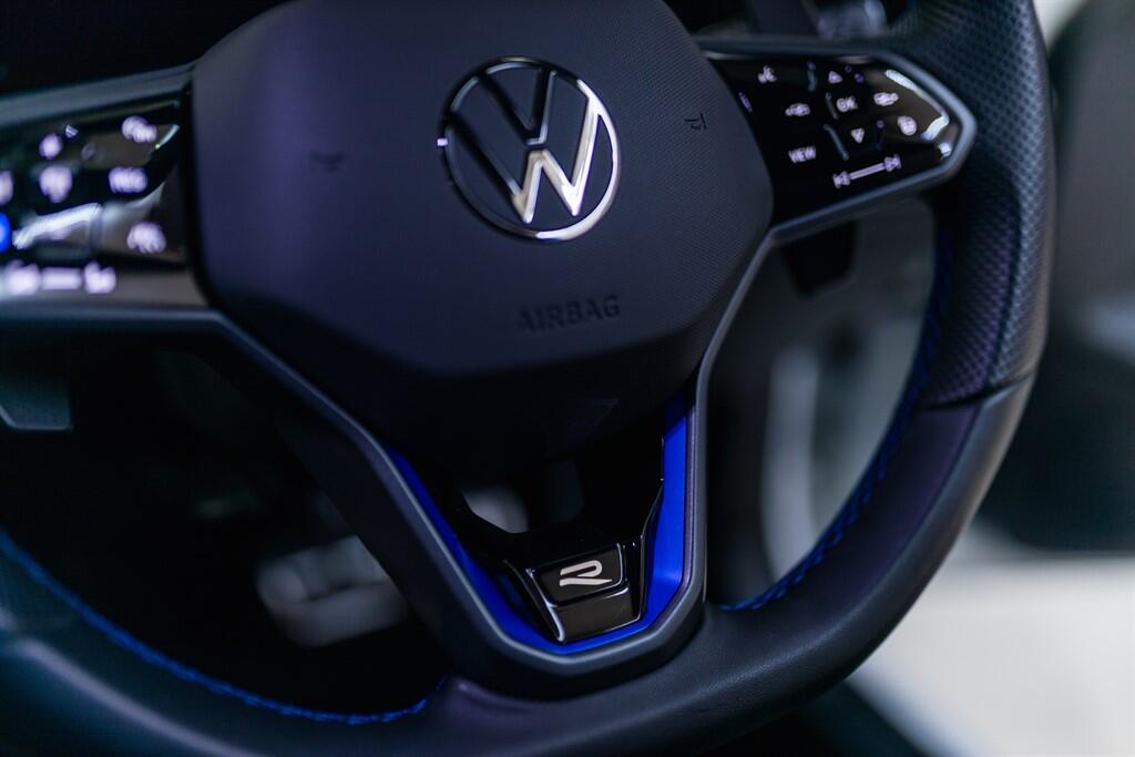 Volkswagen Golf view 30