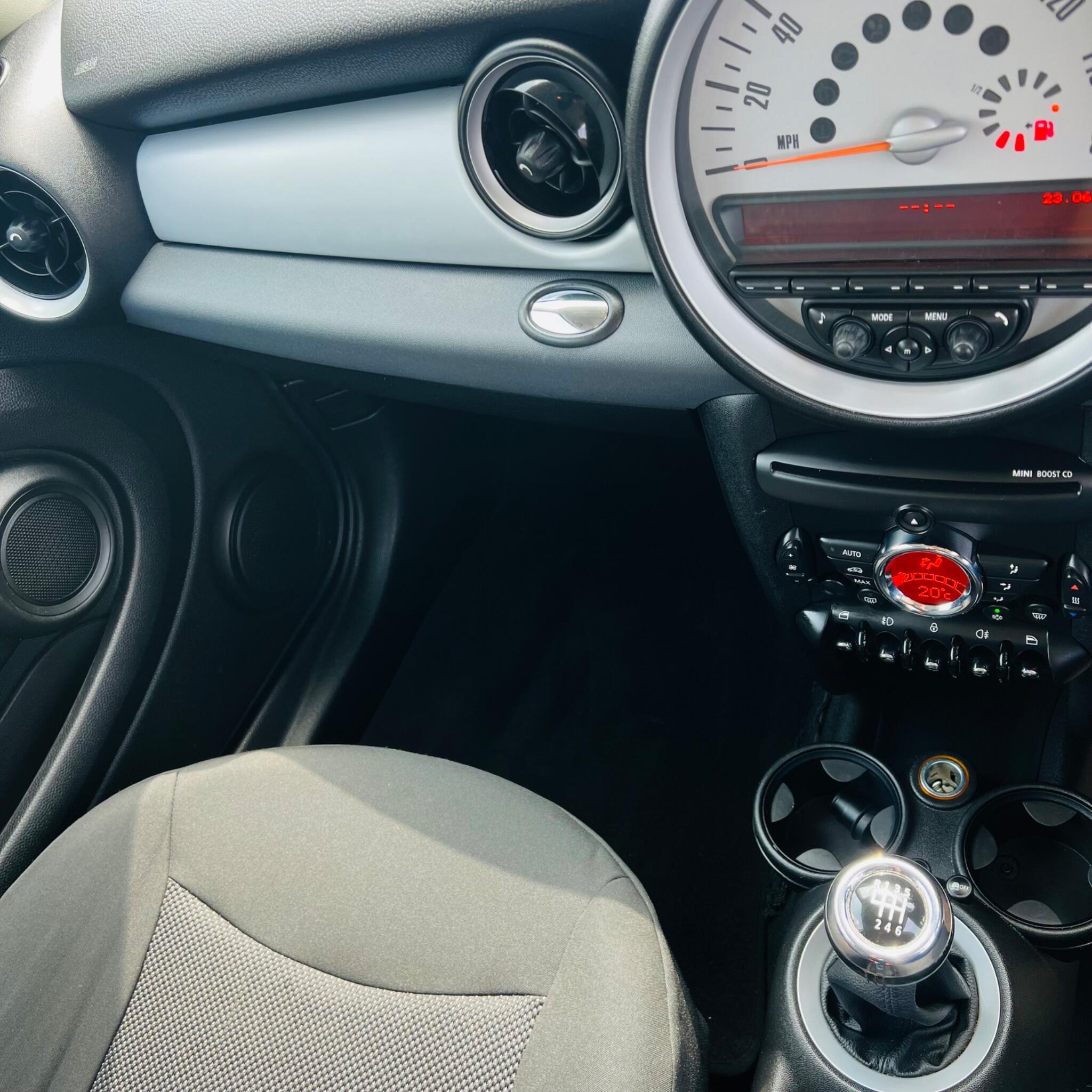 Mini Hatch view 4