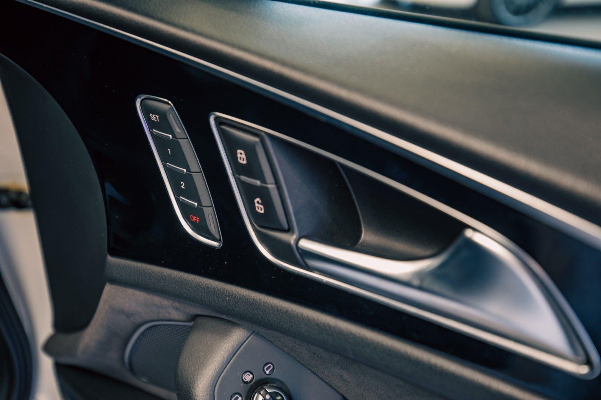 Audi A6 view 11