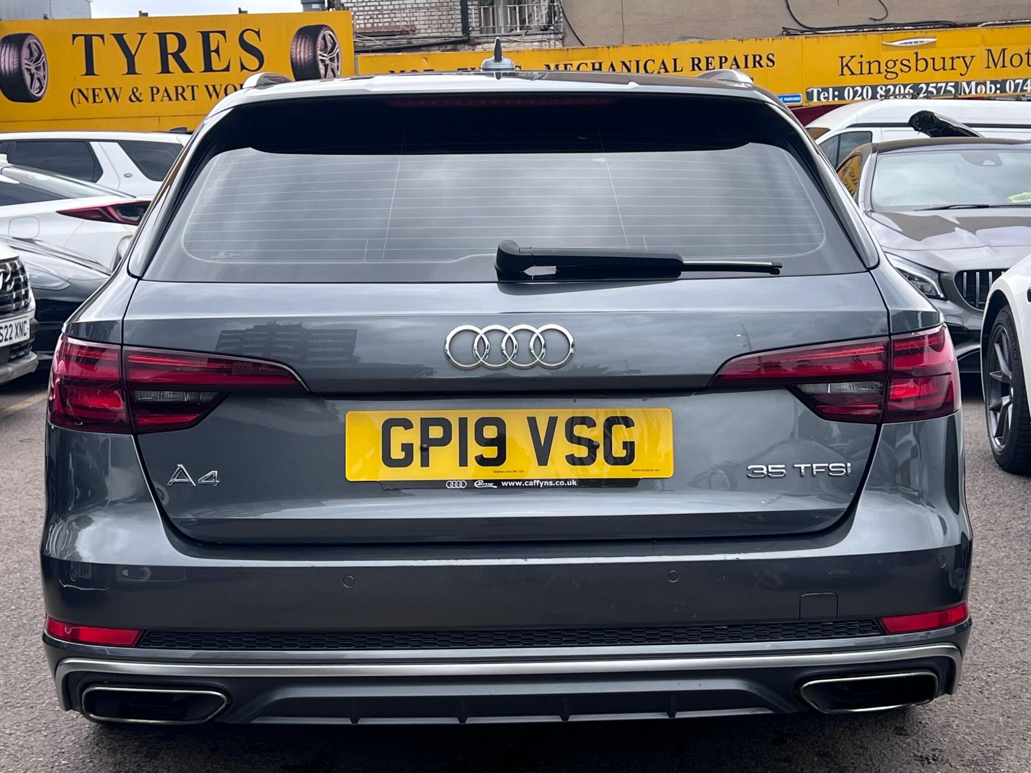 Audi A4 Avant view 12