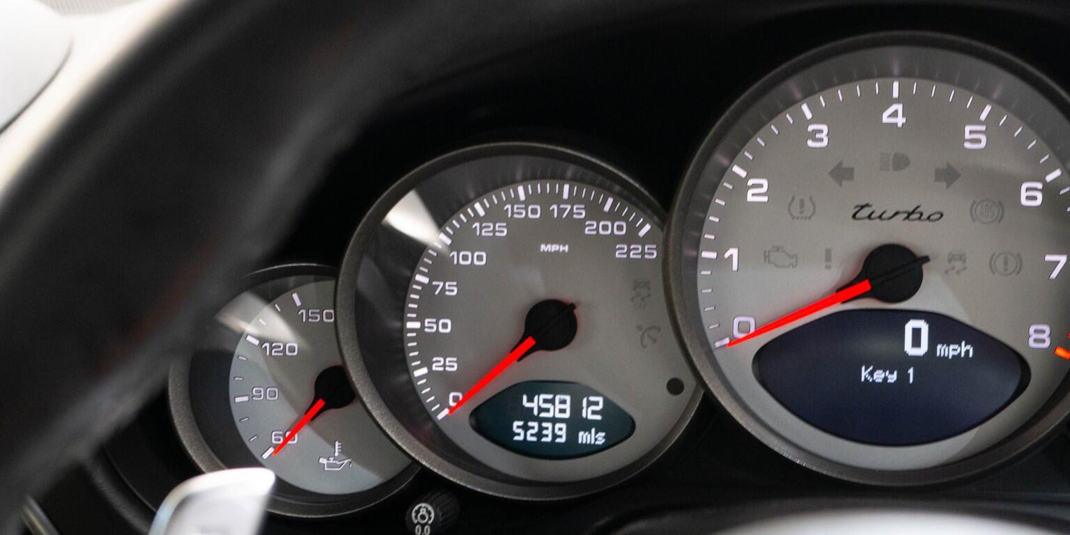 Porsche 911 view 33