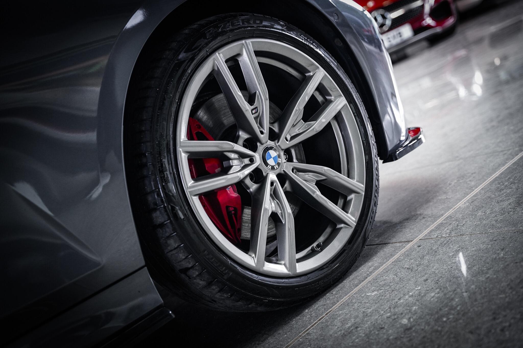 BMW 3 Series view 26