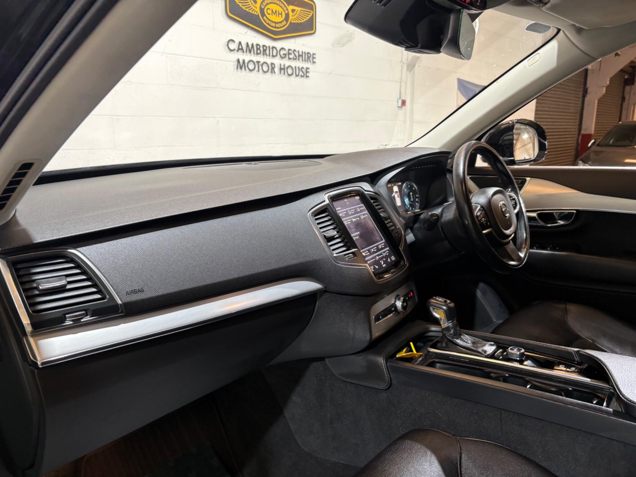 Volvo XC90 view 19