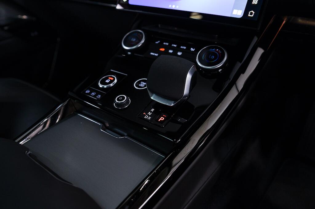 Land Rover Range Rover Sport view 18
