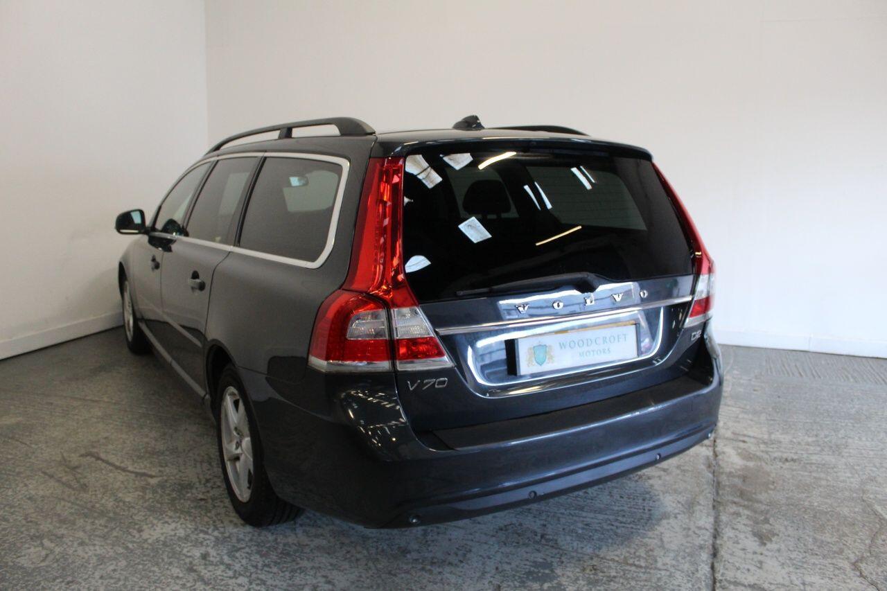Volvo V70 view 7