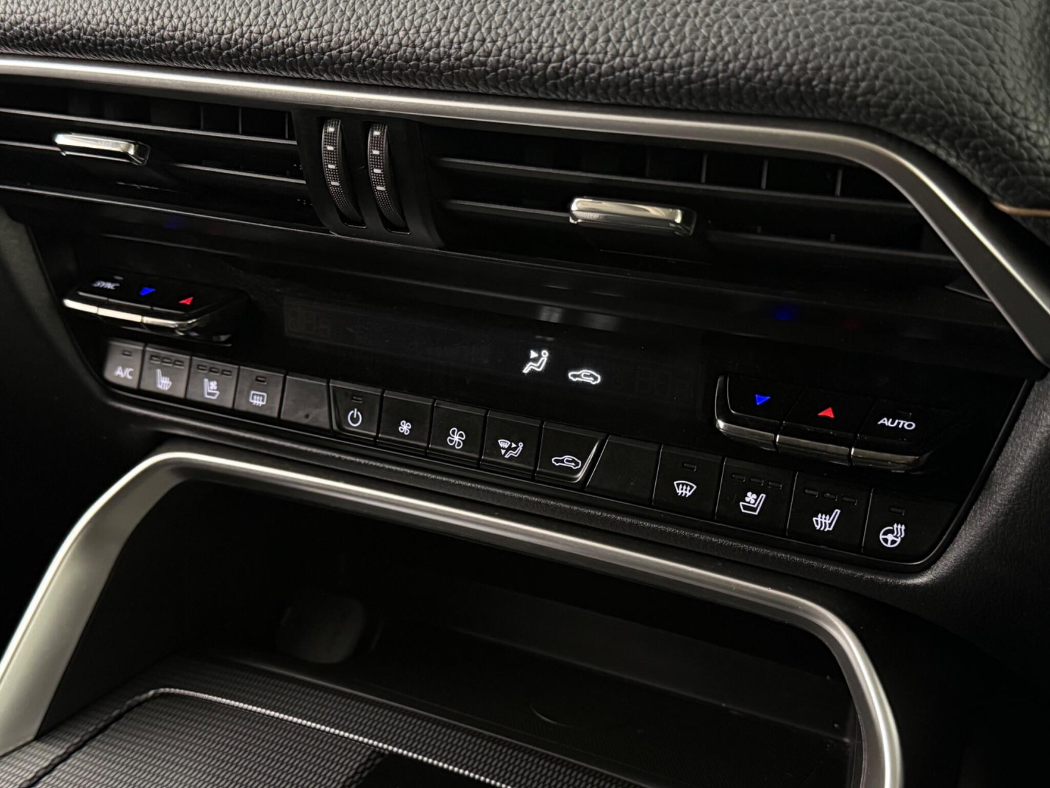Mazda CX-60 view 17