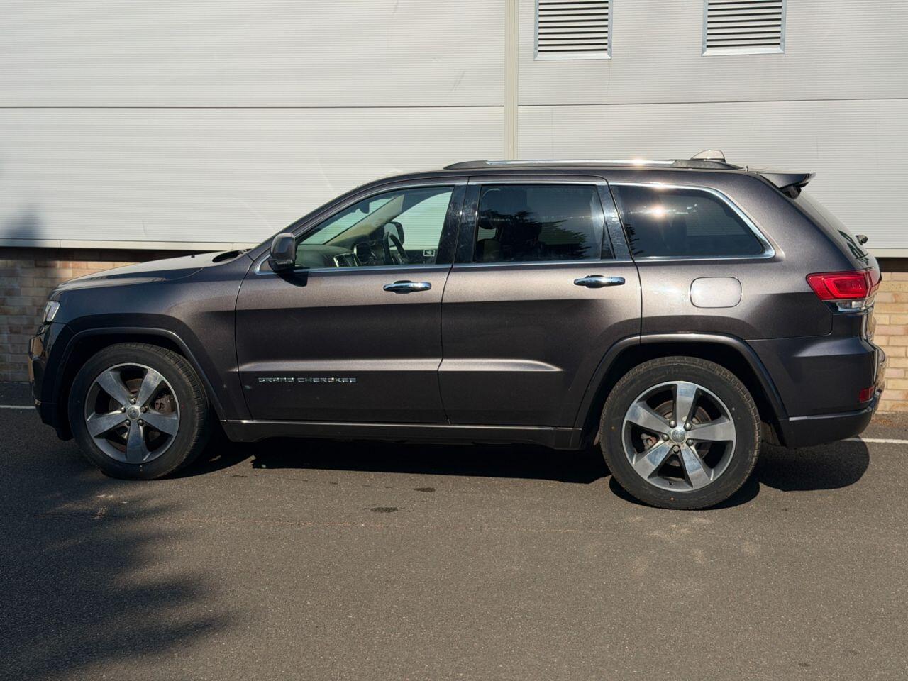 Jeep Grand Cherokee view 30