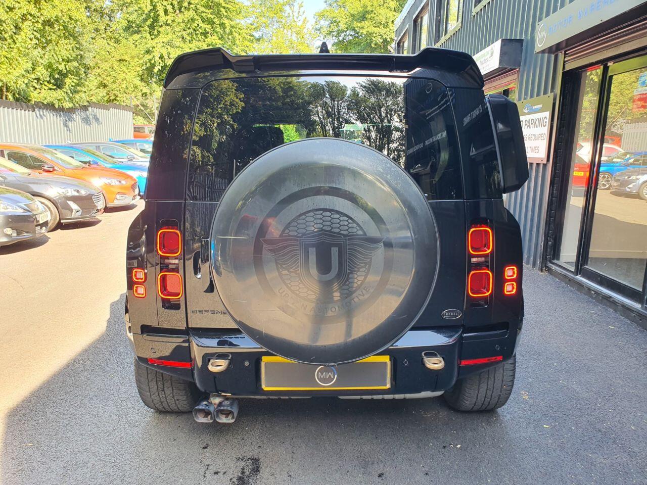 Land Rover Defender 110 view 8