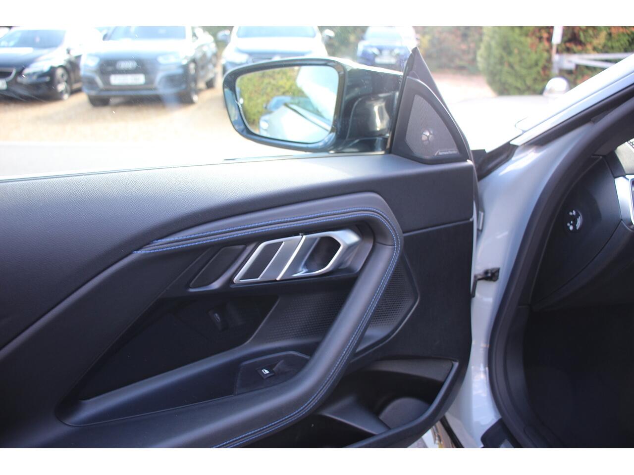 BMW 2 Series view 44