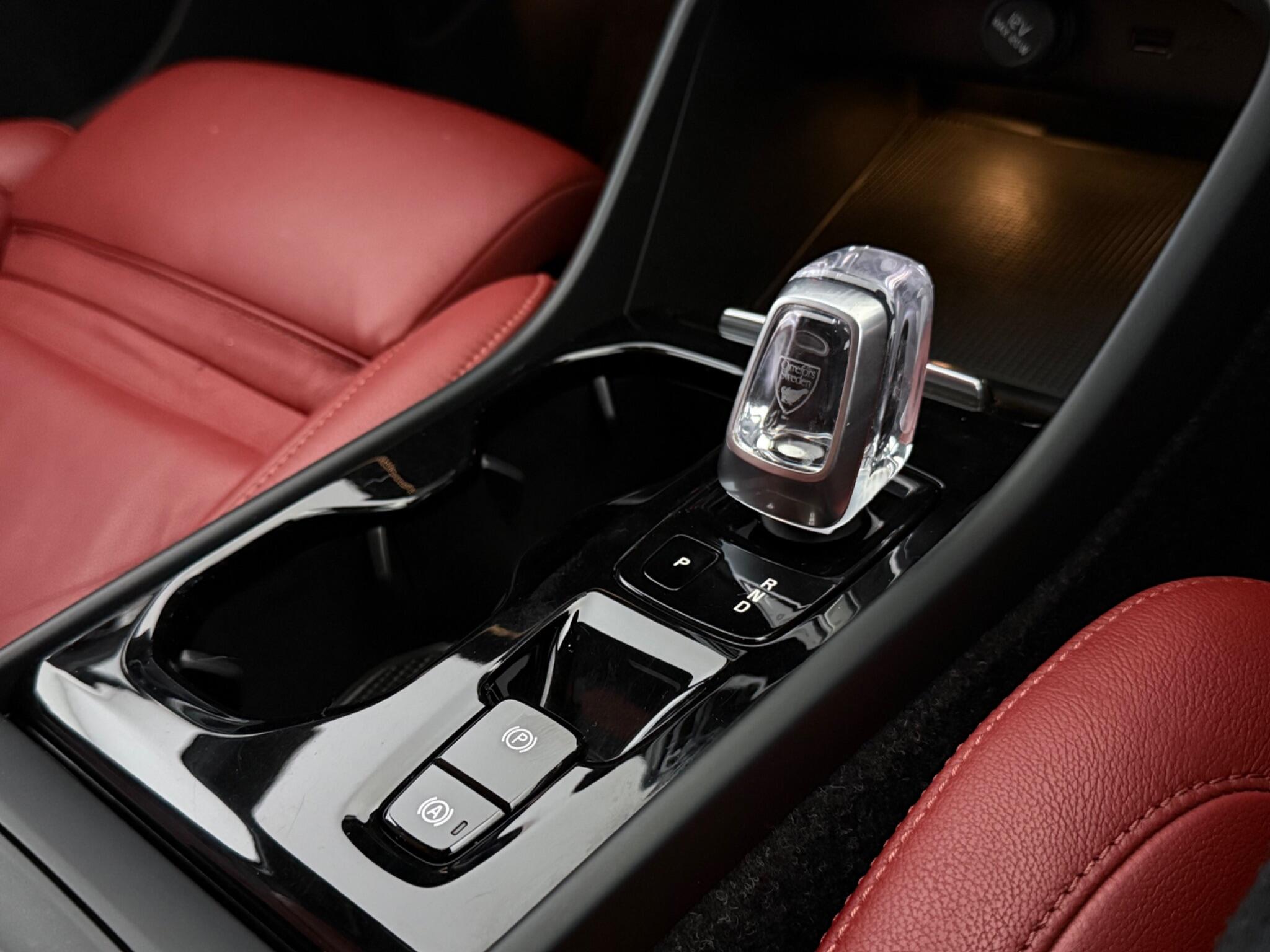 Volvo XC40 view 18