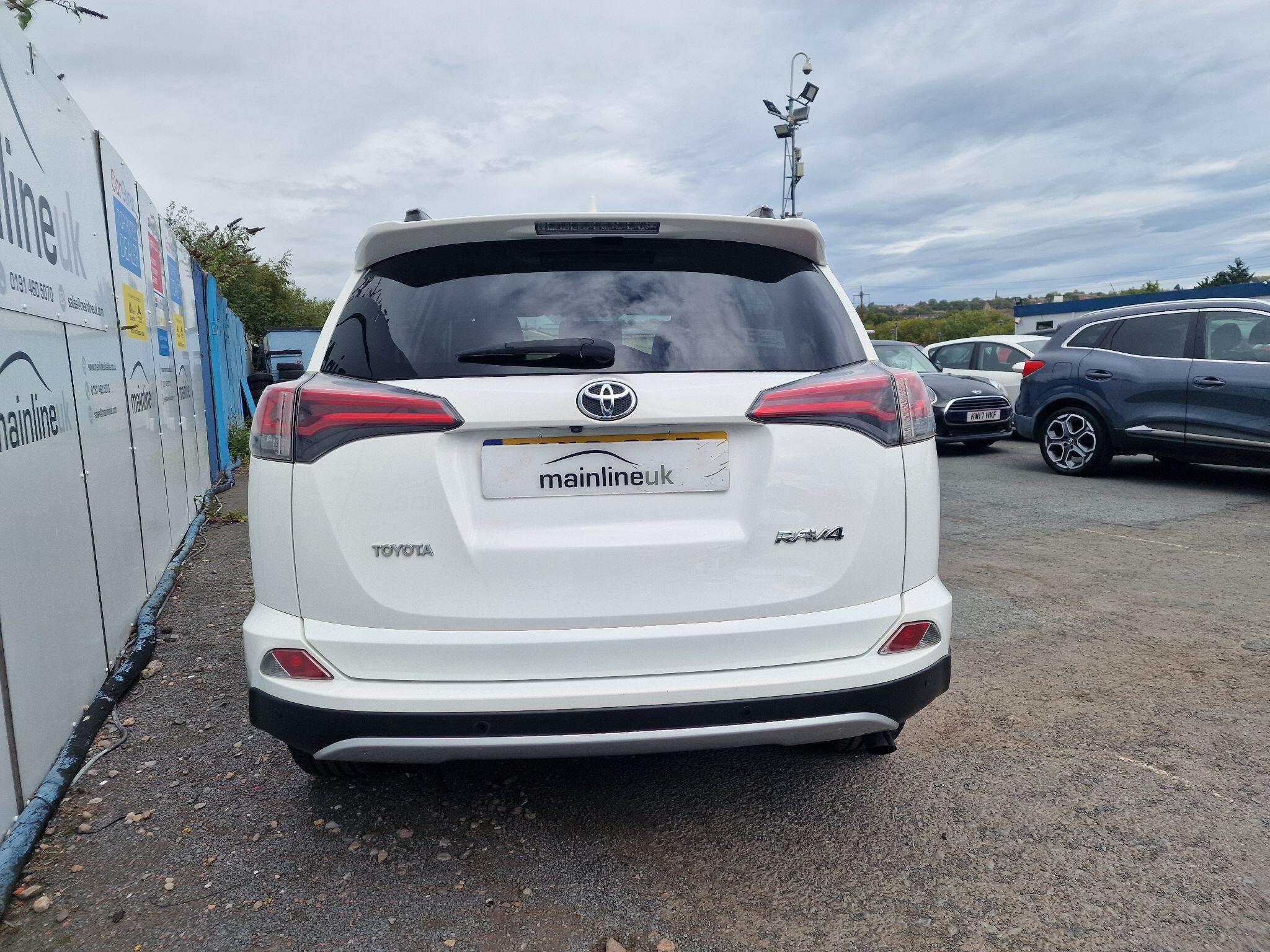 Toyota Rav4 view 26