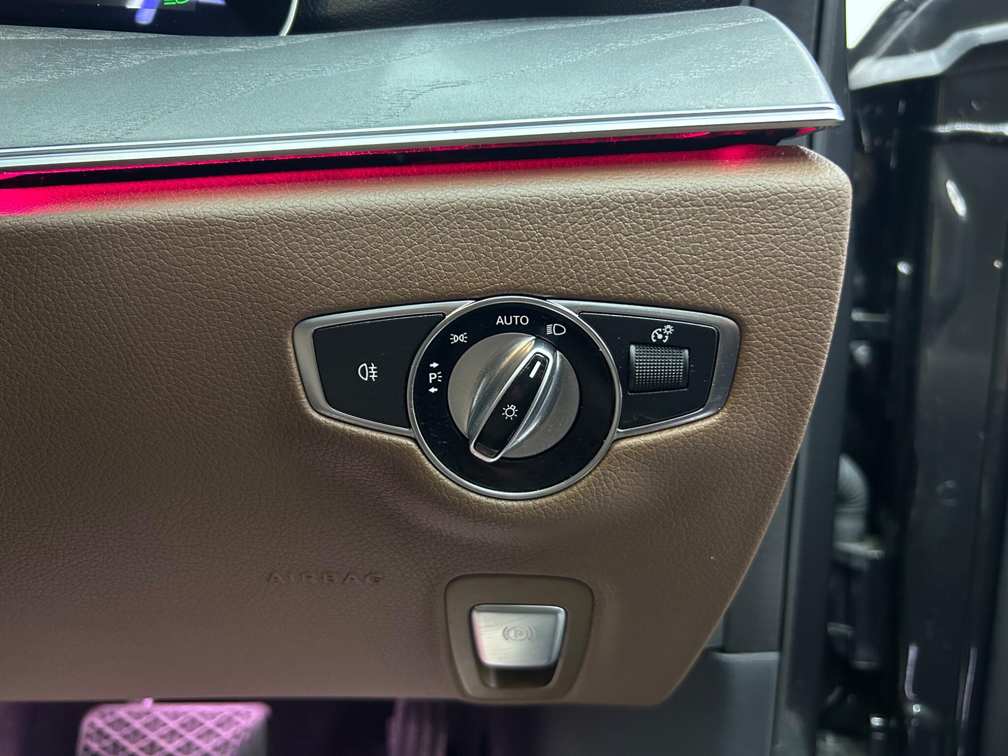 Mercedes-Benz E Class view 25