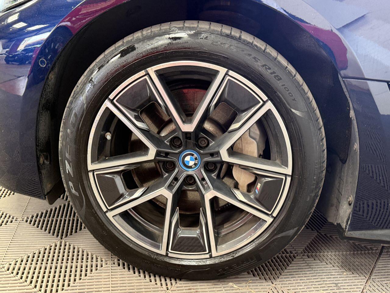 BMW I4 view 22
