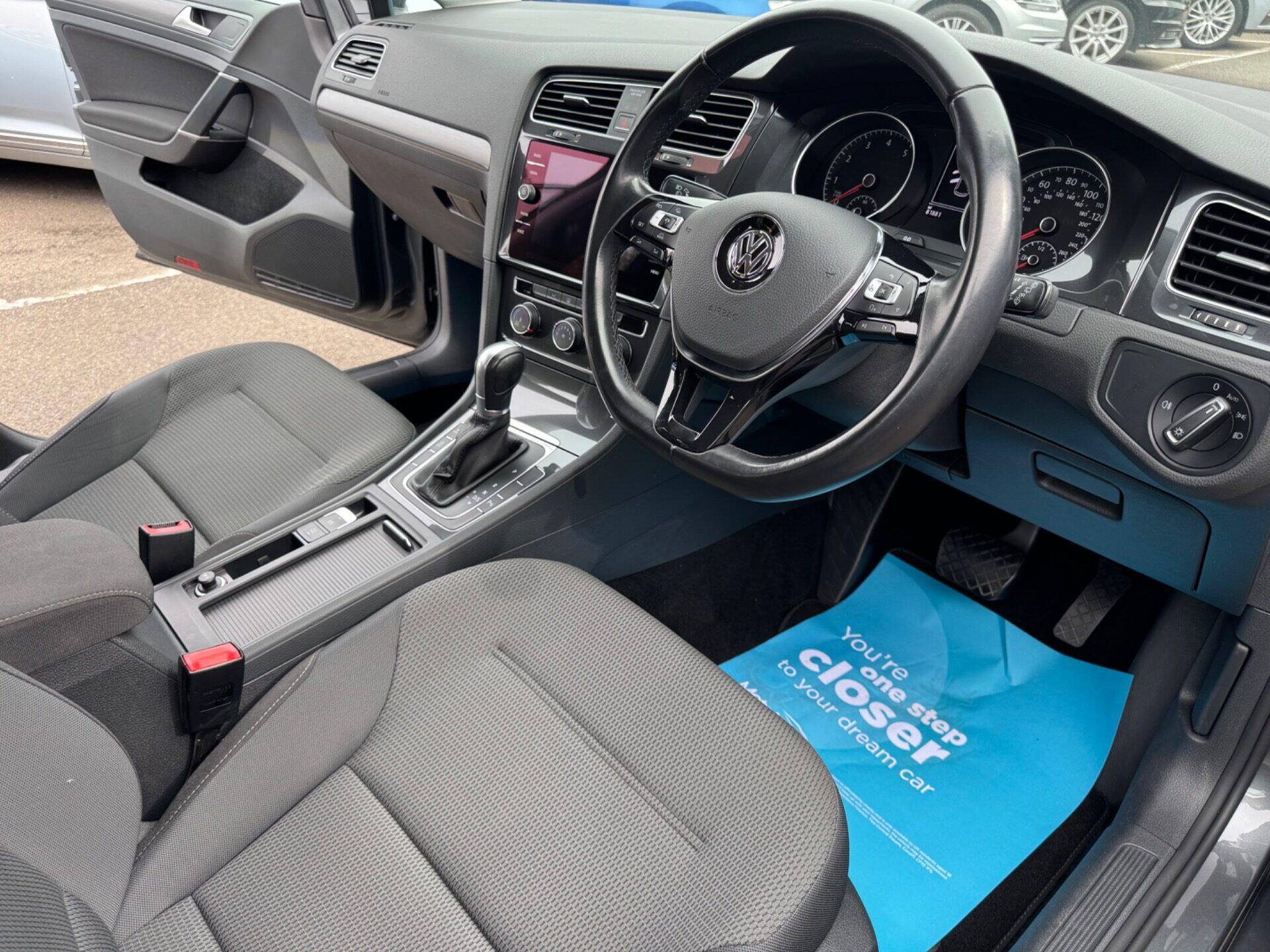 Volkswagen Golf view 35
