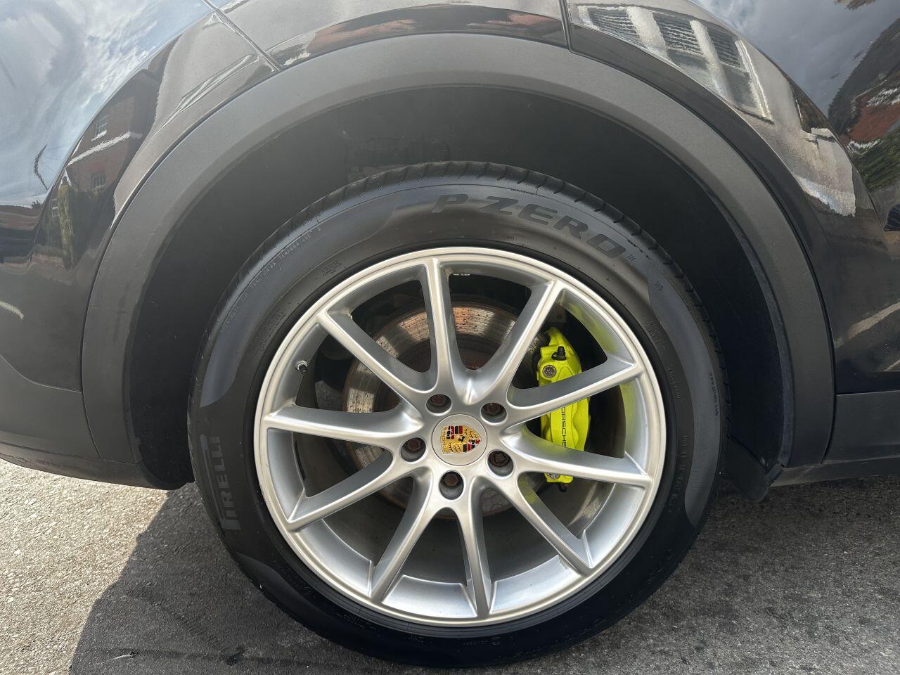 Porsche Cayenne view 23