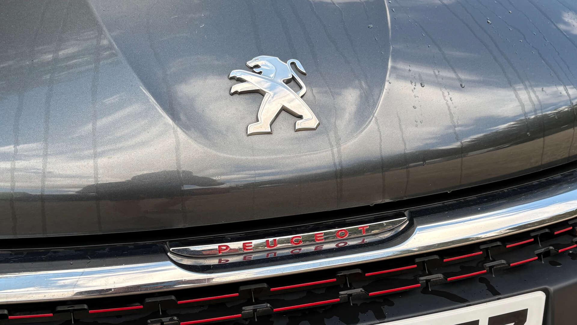 Peugeot 208 view 42